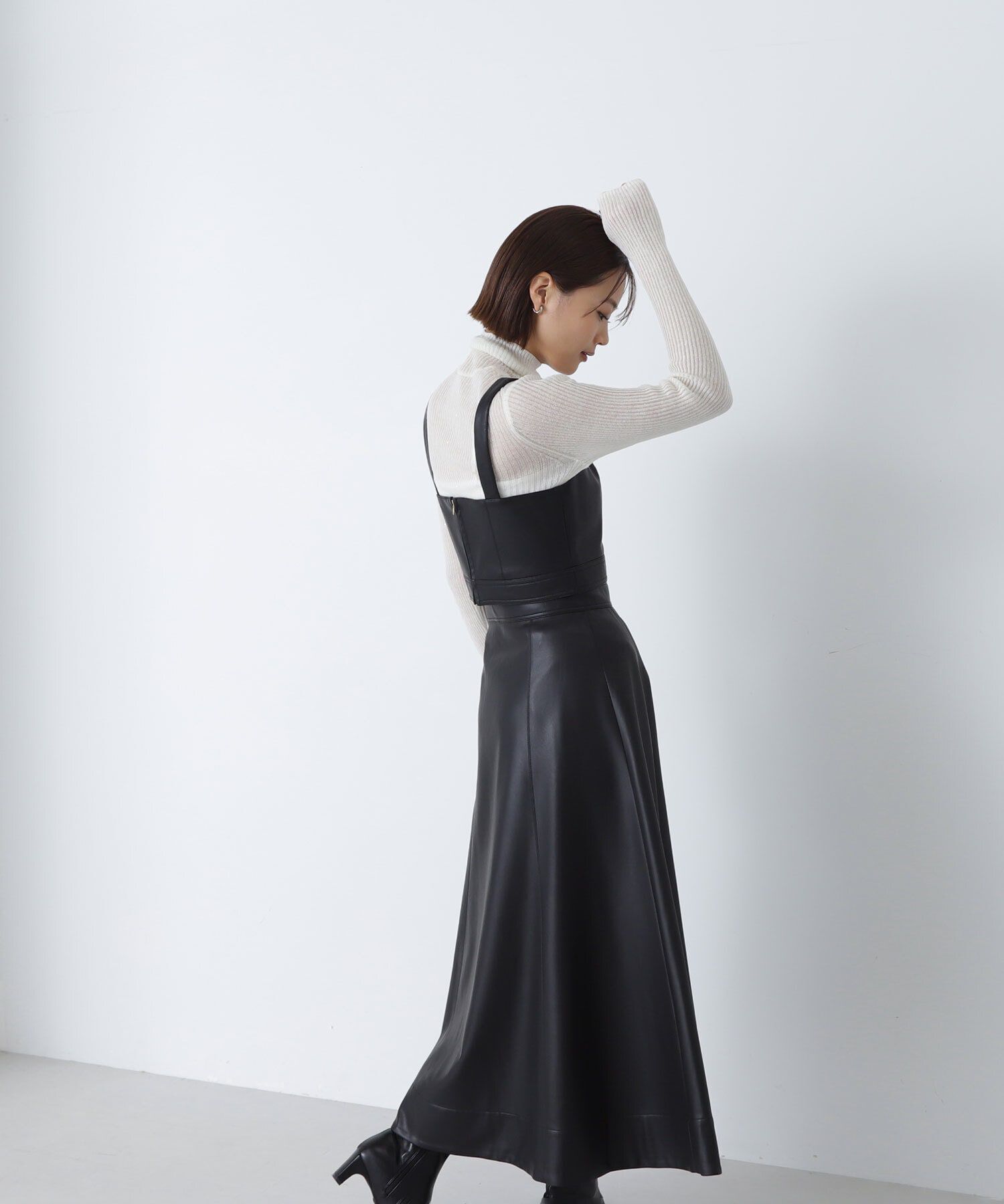  「フェイクレザービスチェ＆スカート」|ワンピース|