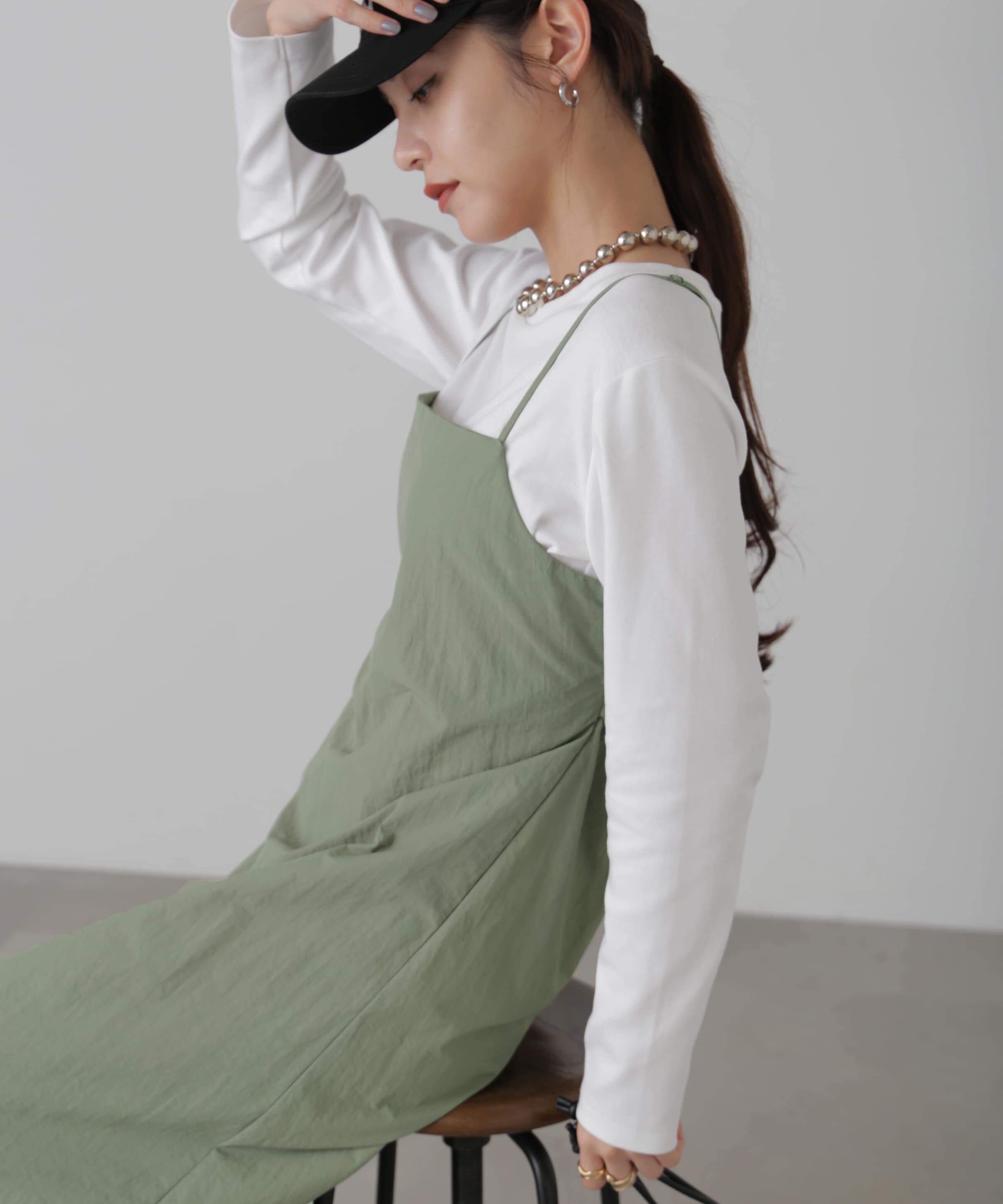  「バックオープンナイロンジャンパースカート」|ワンピース|