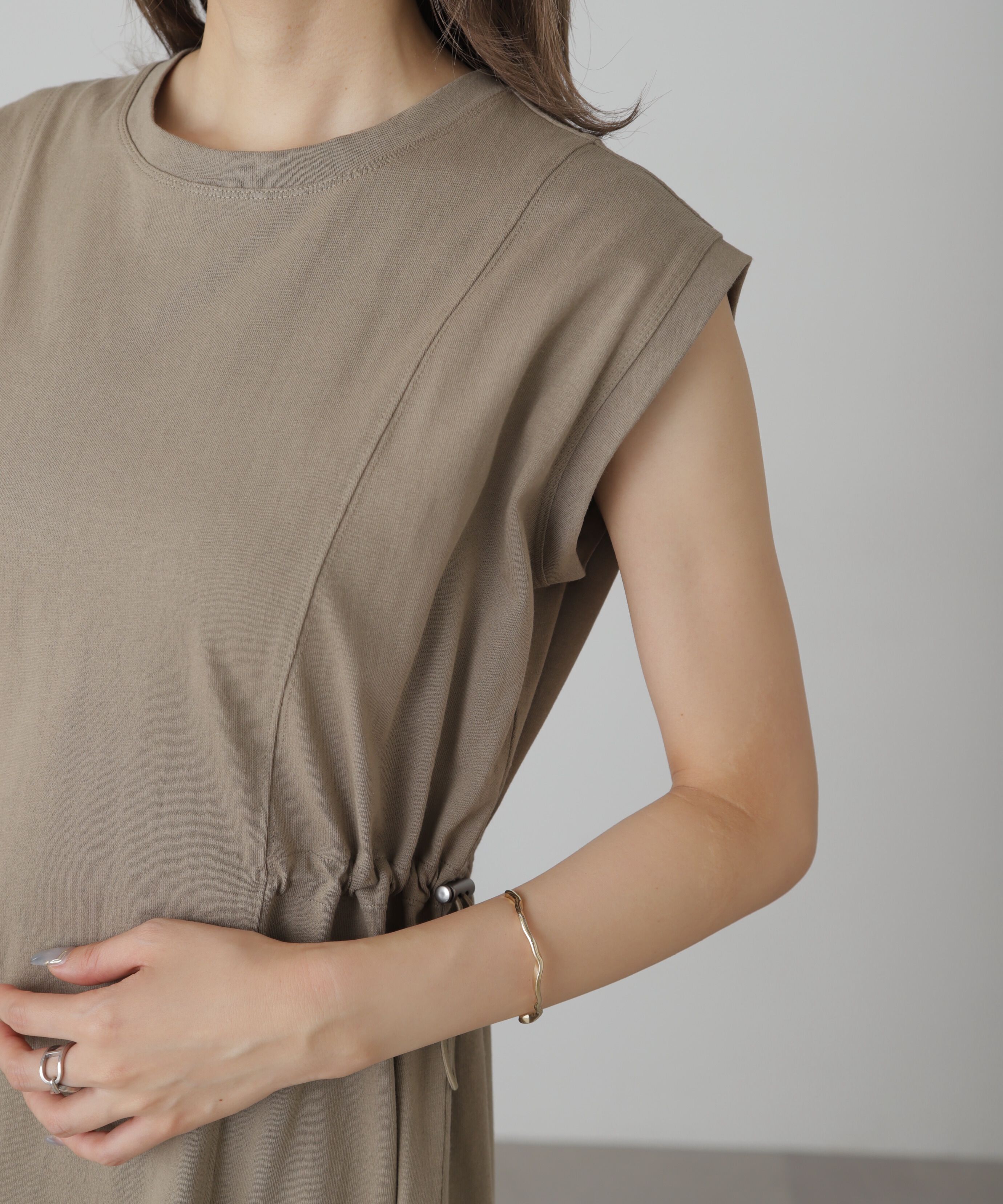  「布帛ドッキングフレンチスリーブカットワンピース」|ワンピース|