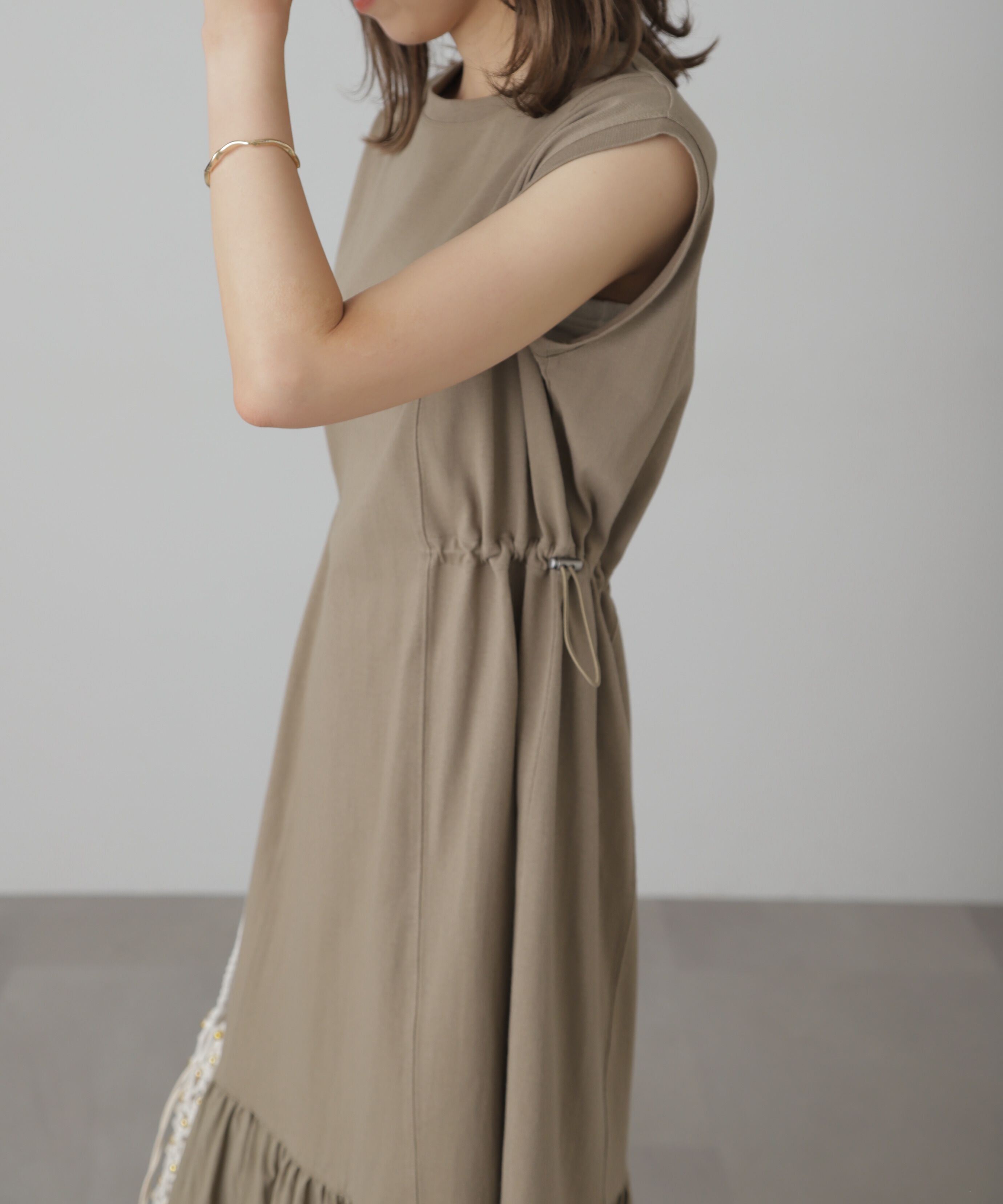  「布帛ドッキングフレンチスリーブカットワンピース」|ワンピース|