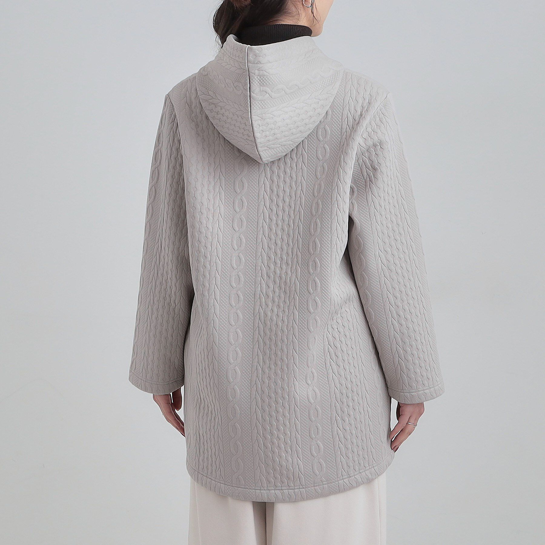 SHOO･LA･RUE「【裏面ベロアであったか】体型をカバーしながらスマートに魅せる ケーブルジャガードコーディガン」|カーディガン|