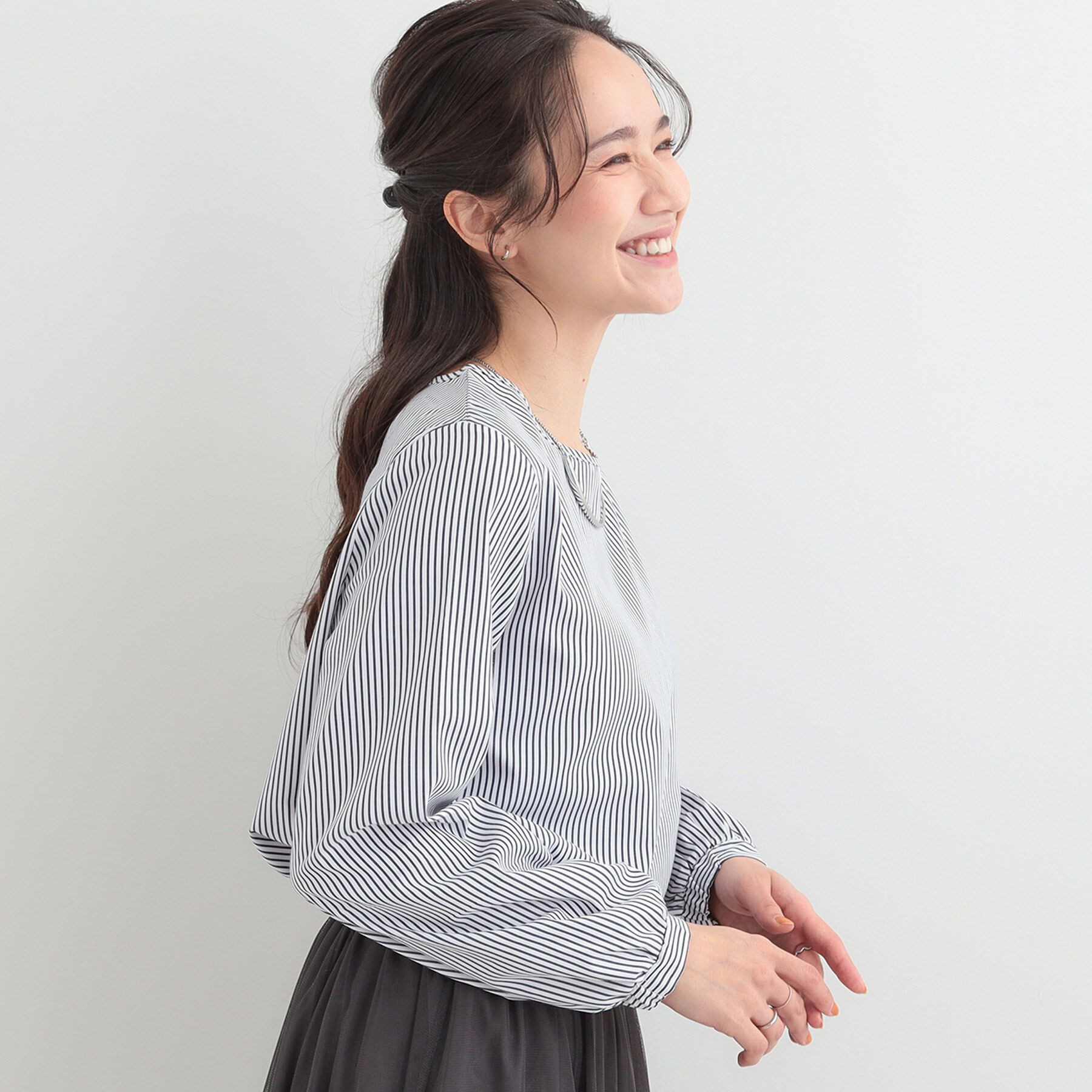 SHOO･LA･RUE「【2点セット/S-LL/洗濯機可】軽くてきれい見え ニットベスト＋ブラウス」|ニット・セーター|