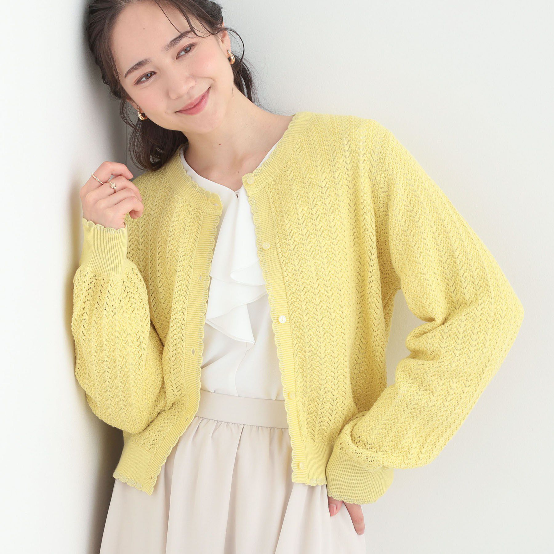 SHOO･LA･RUE「編み柄が上品 ラメ入り透かし編みカーディガン」|カーディガン|イエロー(031)