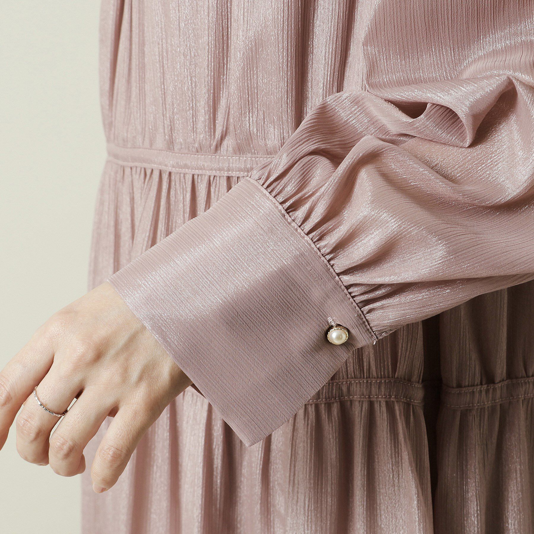 ITS&rsquo;DEMO「【結婚式・パーティに】シャイニー楊柳ワンピース＜ドレスコレクション＞」|ワンピース|