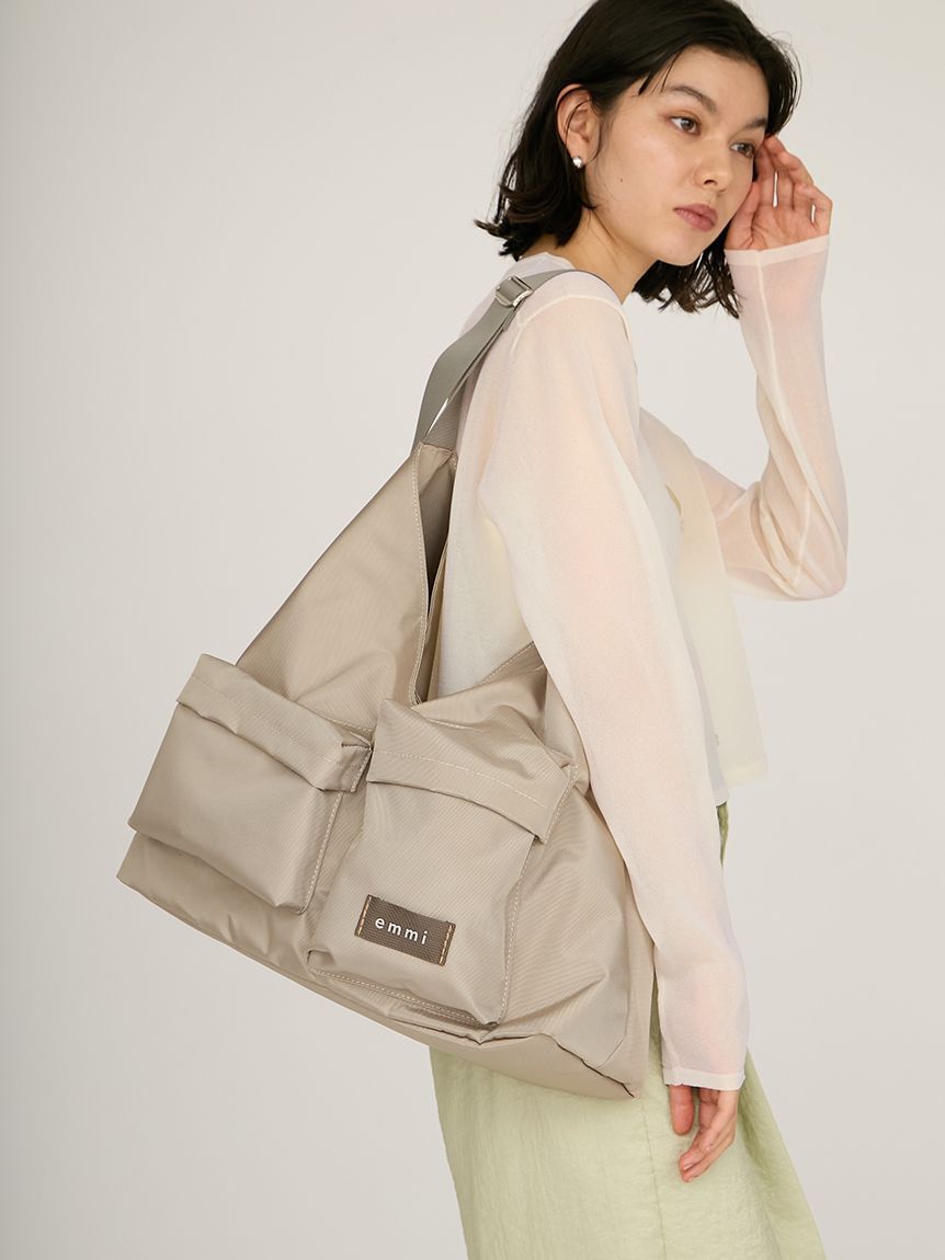 emmi atelier「トライアングルショルダーバッグ」|ショルダー・メッセンジャー|OLV