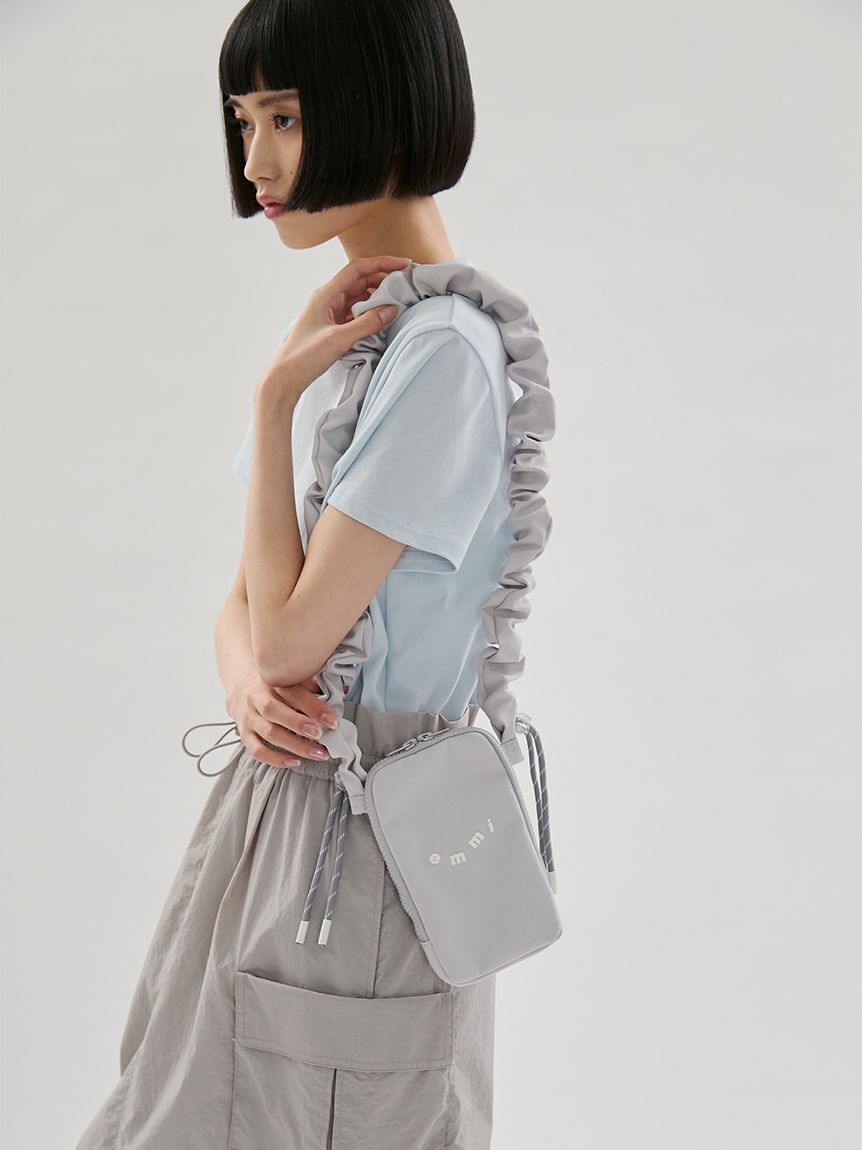 emmi atelier「ギャザーショルダースマホショルダー」|ショルダー・メッセンジャー|