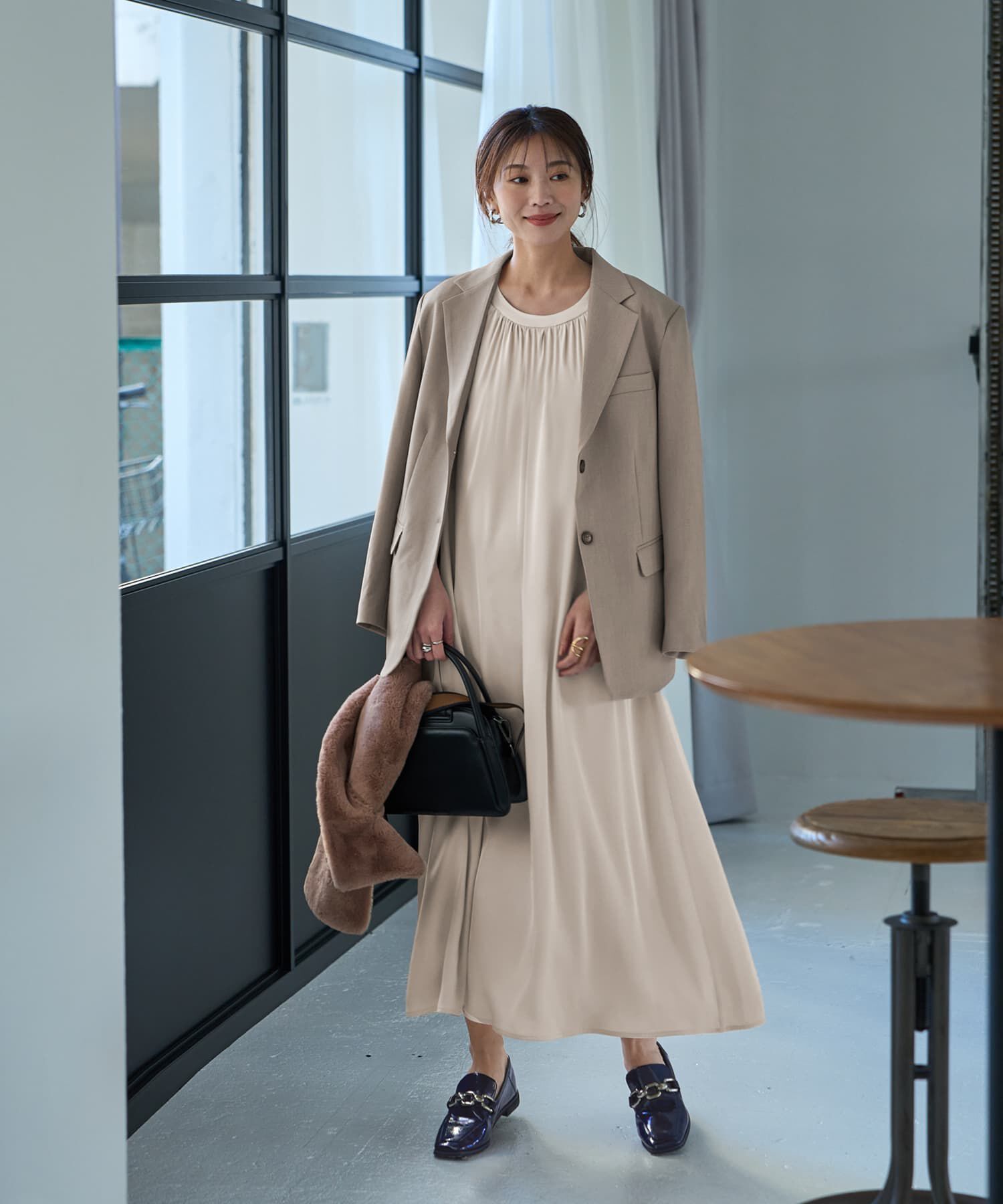 STYLE DELI「【LUXE】ノーブルサテンギャザーワンピース」|ワンピース|ブライトベージュ