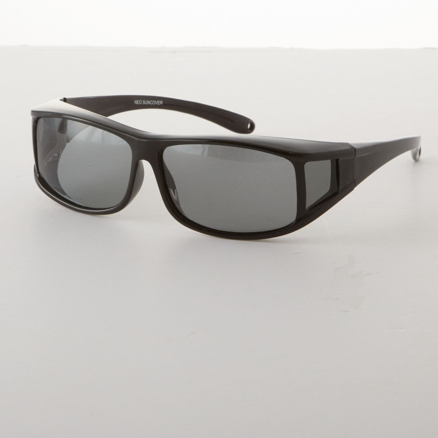 BACKYARD FAMILY「オーバーグラス 冒険王 サングラス 偏光 オーバーサングラス ネオサンカバー 通販 紫外線 UV」|サングラス|ブラック1