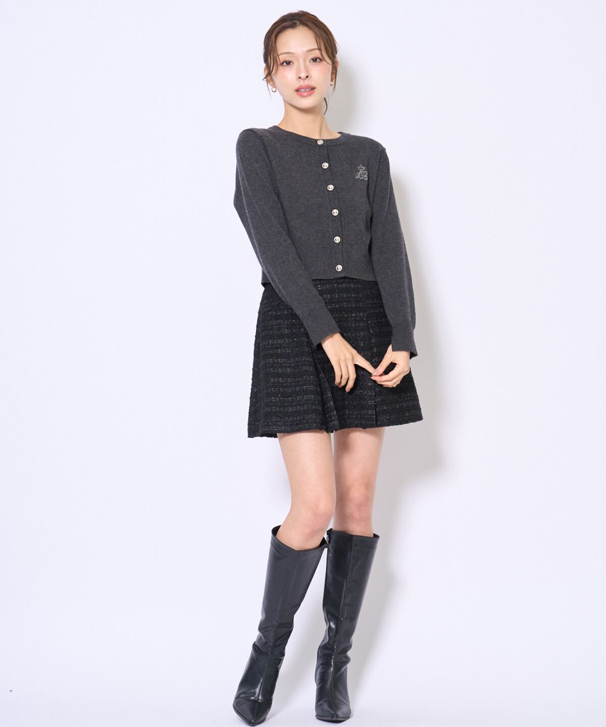 アンドクチュール「刺繍クルーネック長袖カーディガン」|カーディガン|