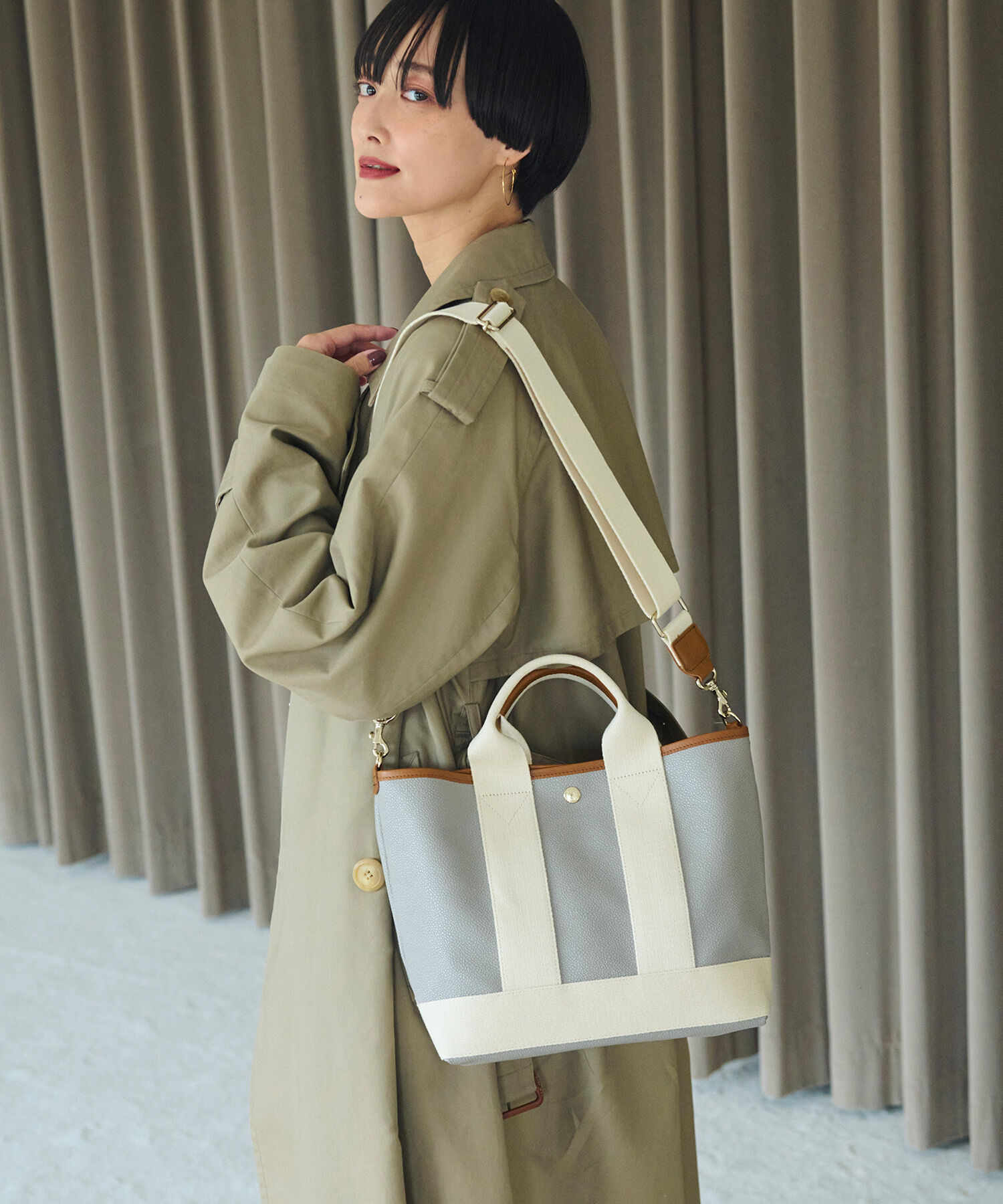 TOPKAPI BREATH「スコッチグレイン ネオレザー トート バッグ ショルダー付き M」|ショルダー・メッセンジャー|ライトグレー