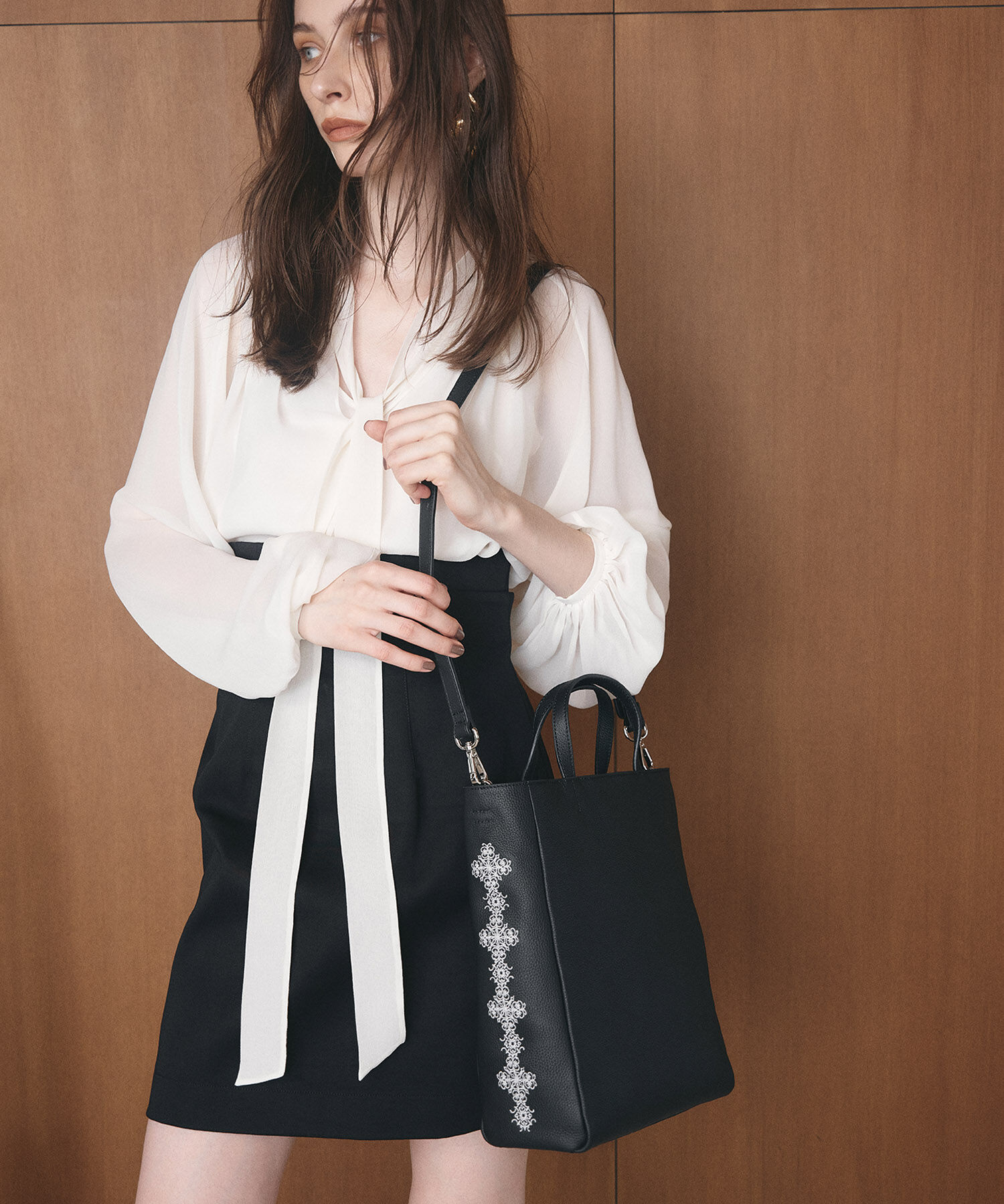 TOPKAPI TREASURE「【TREASURE TOPKAPI】シュリンクレザー レース 刺しゅう ショルダー付 トートバッグ」|トートバッグ|