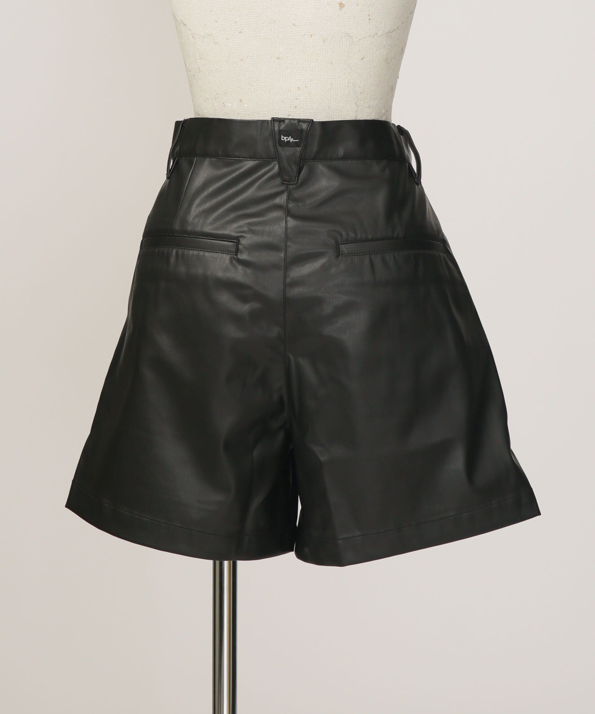 nano･universe「beats per minute/合皮ショーツ」|チノ|