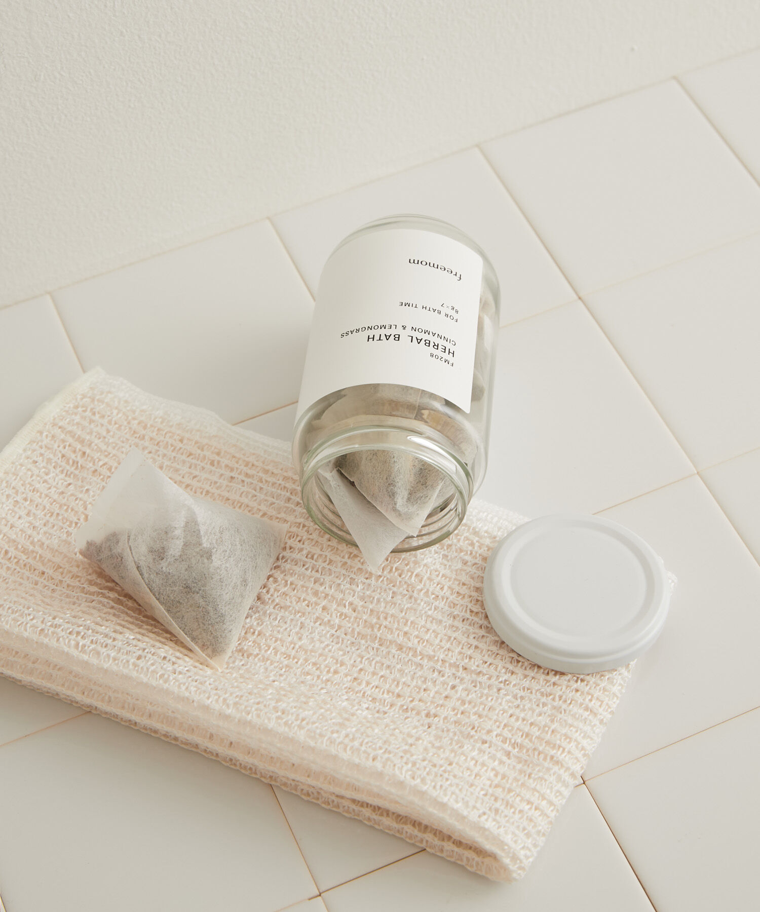 URBAN RESEARCH DOORS「freemom　ハーバルバス C&L8g&times;7P」|その他|