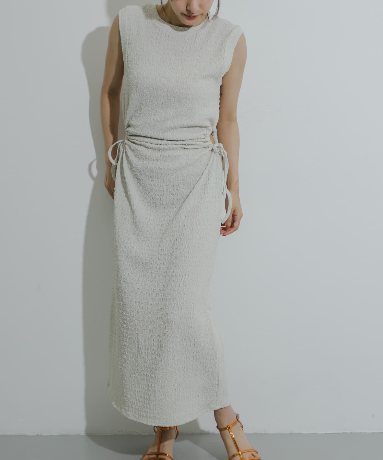 SENSE OF PLACE by URBAN RESEARCH「サイドホールジャガードカットワンピース」|ワンピース|