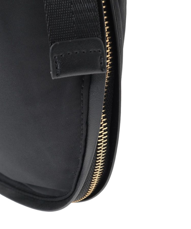 YECCA VECCA「story.ハーフムーンクロスボディ」|ショルダー・メッセンジャー|