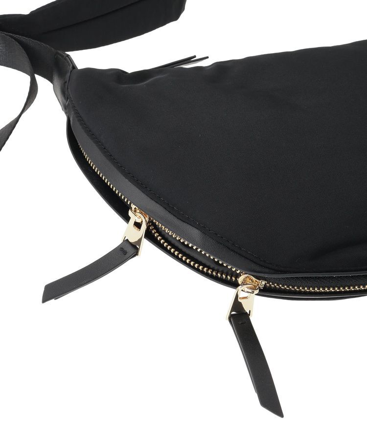 YECCA VECCA「story.ハーフムーンクロスボディ」|ショルダー・メッセンジャー|