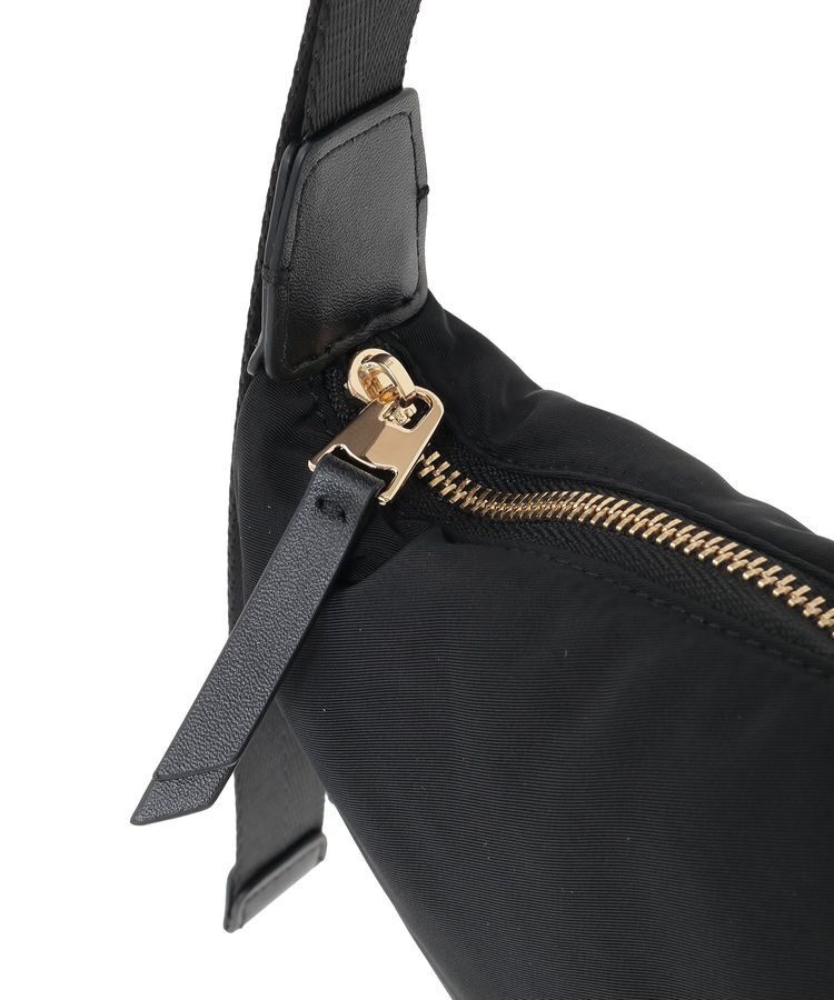 YECCA VECCA「story.ハーフムーンクロスボディ」|ショルダー・メッセンジャー|