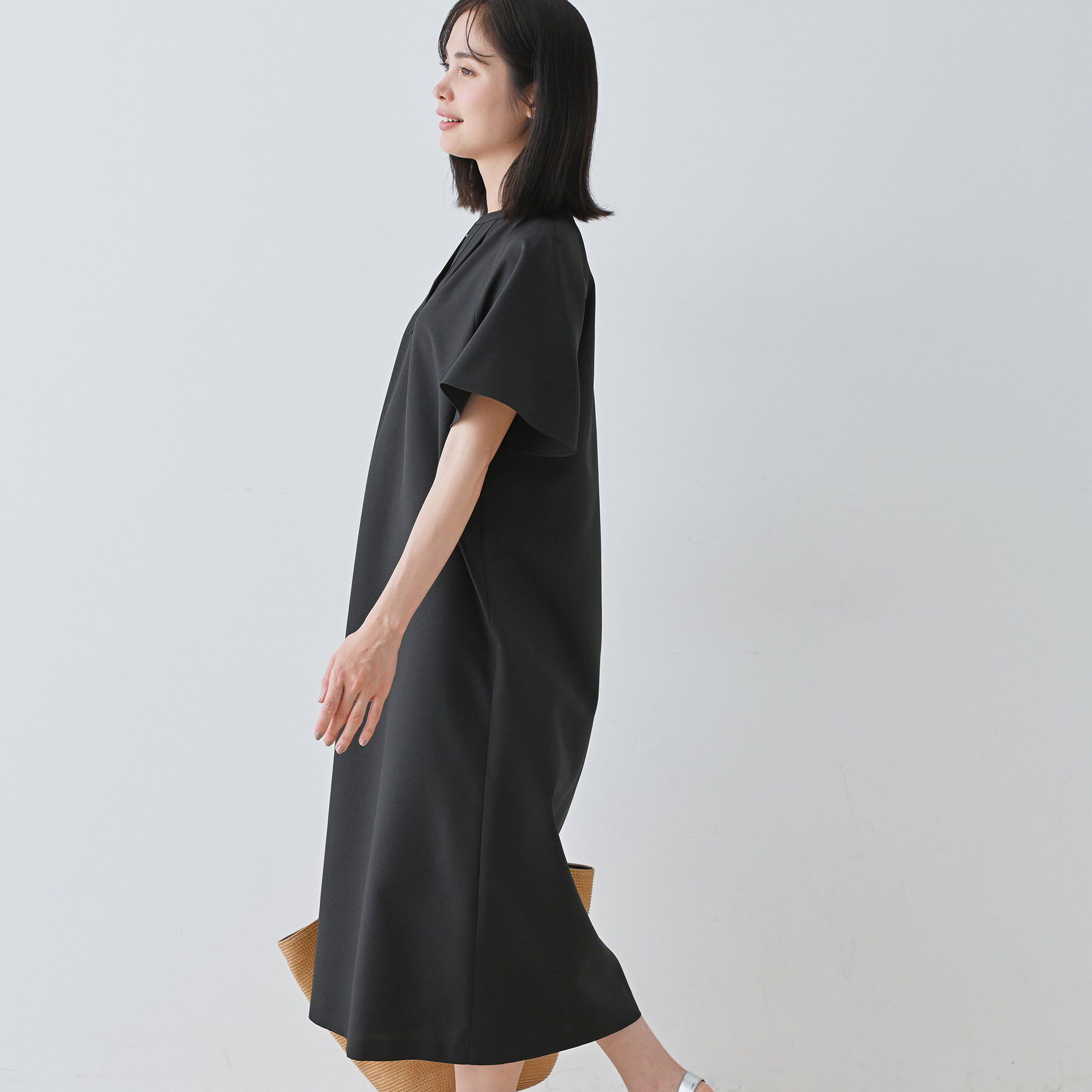 INDIVI「【しわになりにくい】麻調ストレートラインワンピース」|ワンピース|