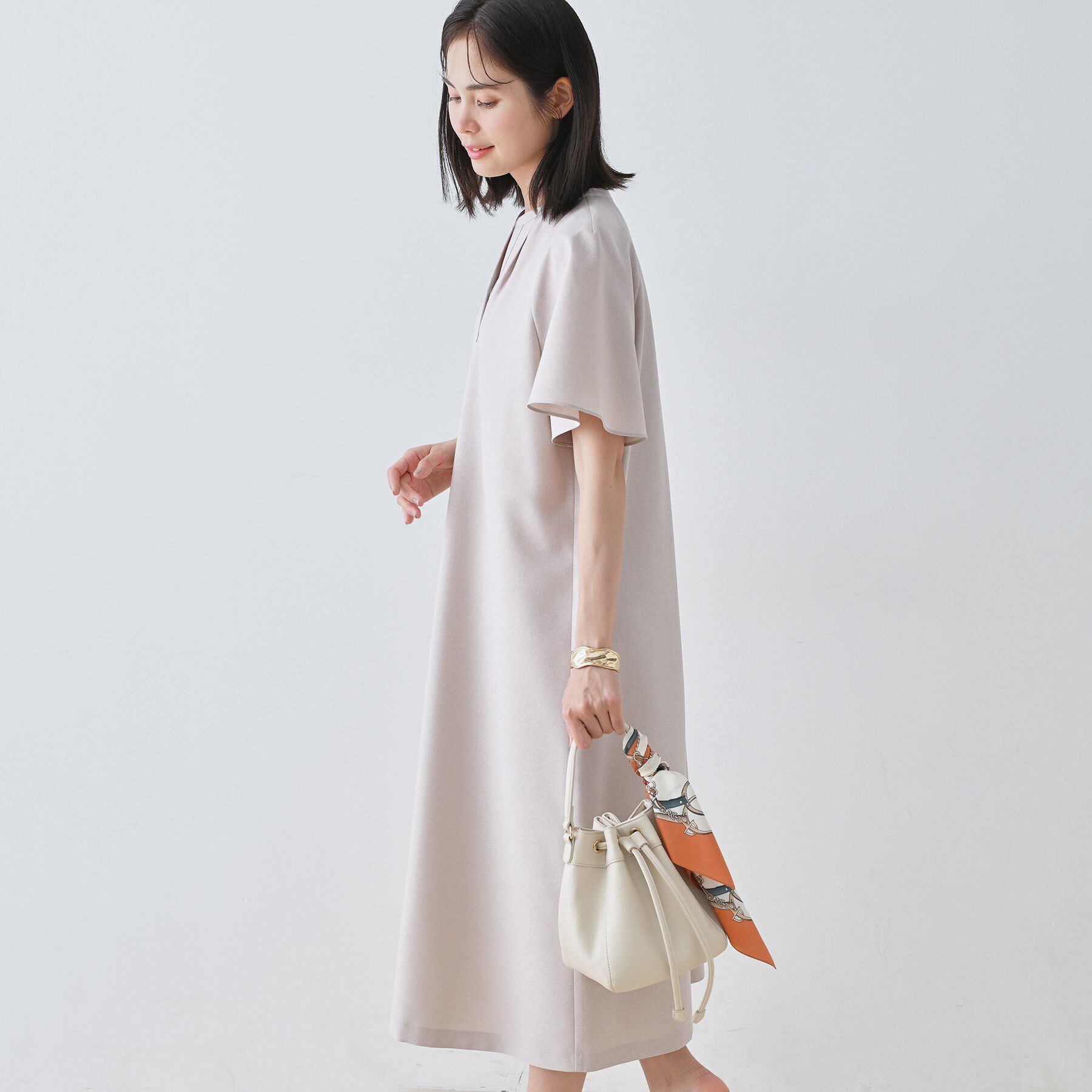 INDIVI「【しわになりにくい】麻調ストレートラインワンピース」|ワンピース|