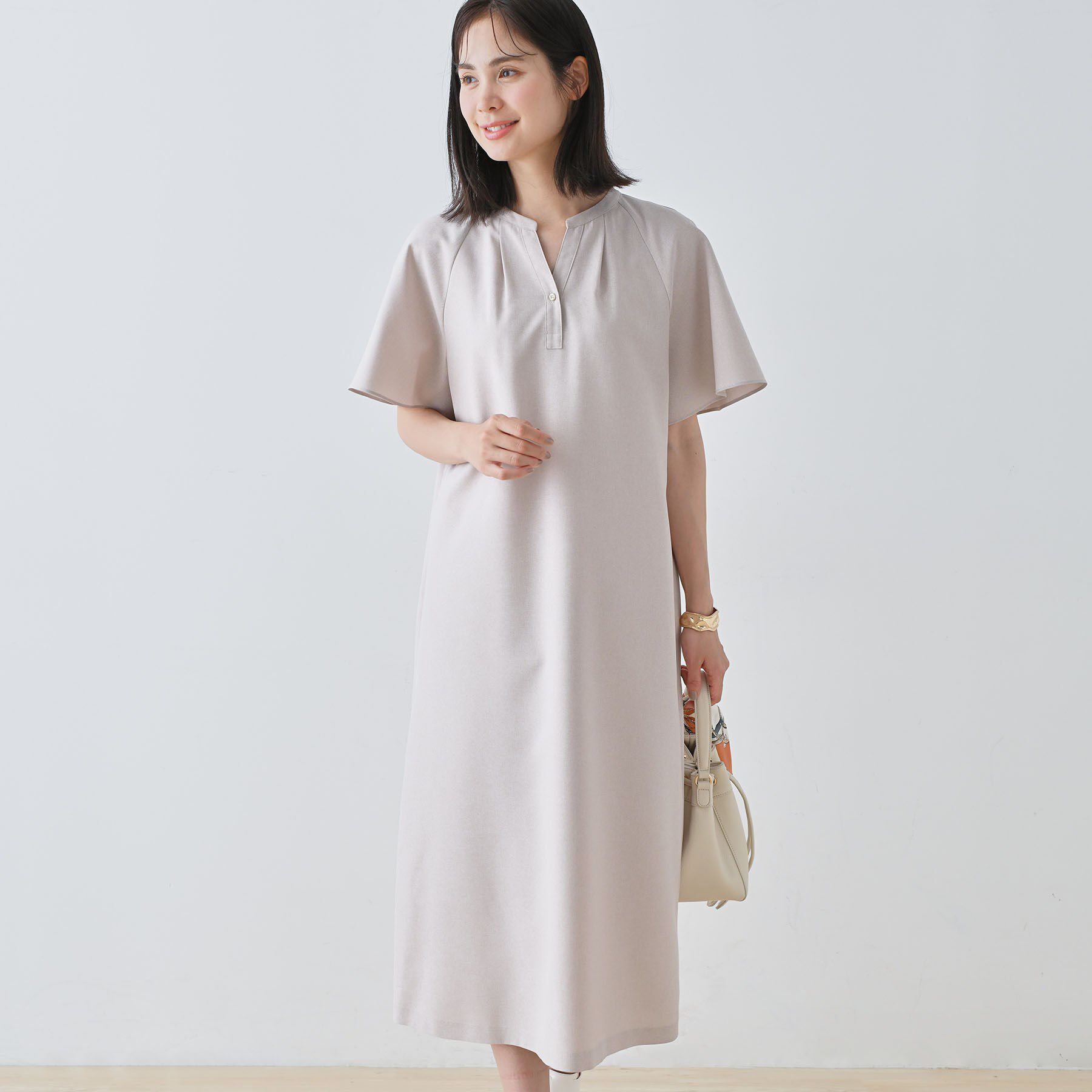 INDIVI「【しわになりにくい】麻調ストレートラインワンピース」|ワンピース|ライトベージュ(05