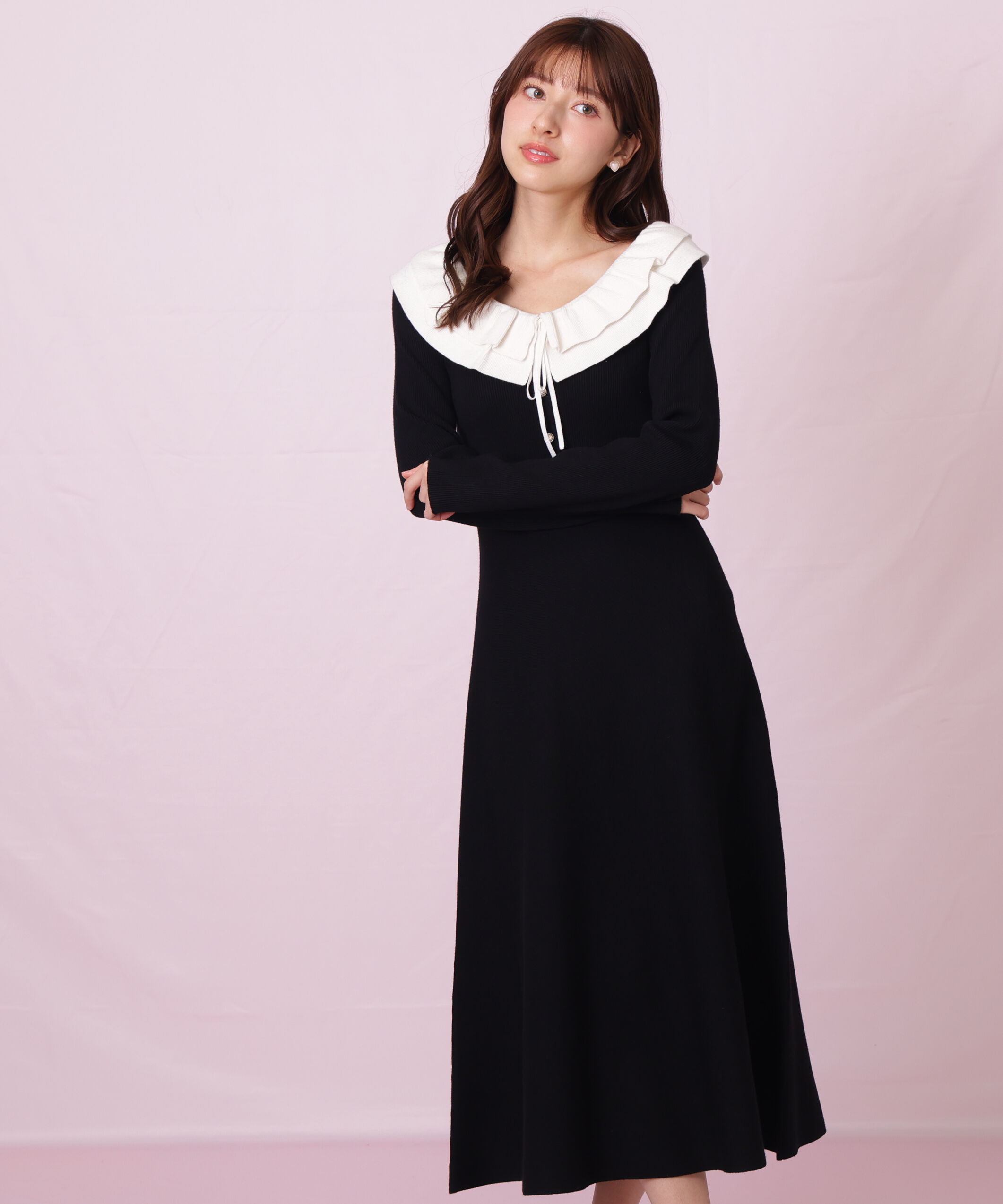  「フリル襟バイカラーニットワンピース」|ワンピース|