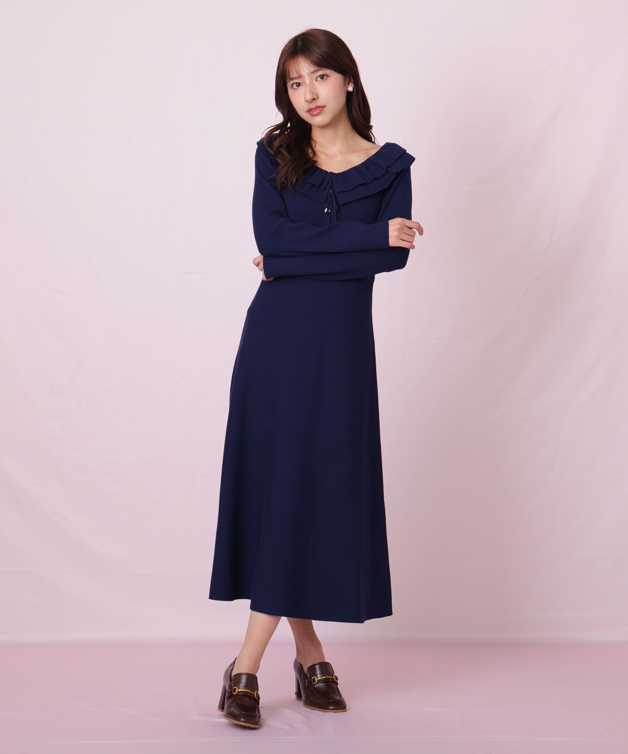  「フリル襟バイカラーニットワンピース」|ワンピース|