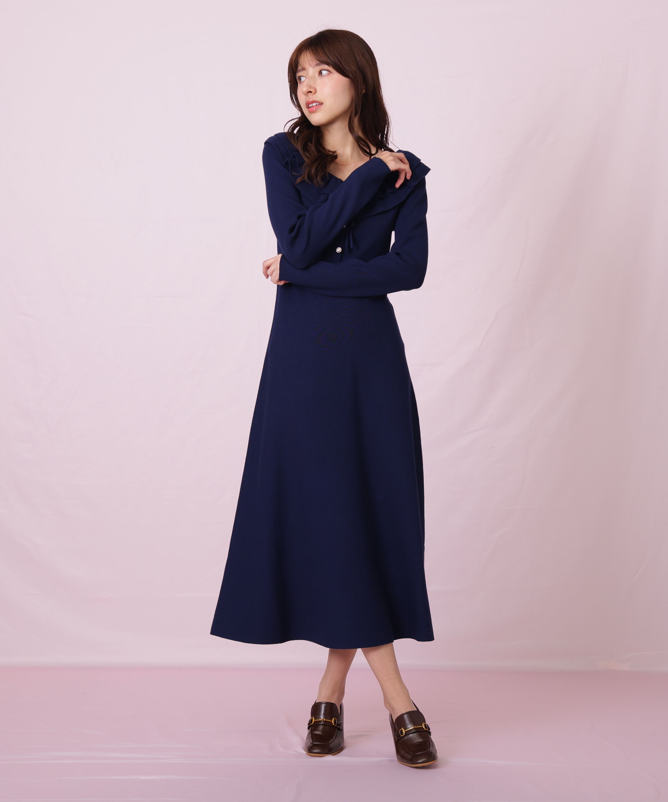  「フリル襟バイカラーニットワンピース」|ワンピース|