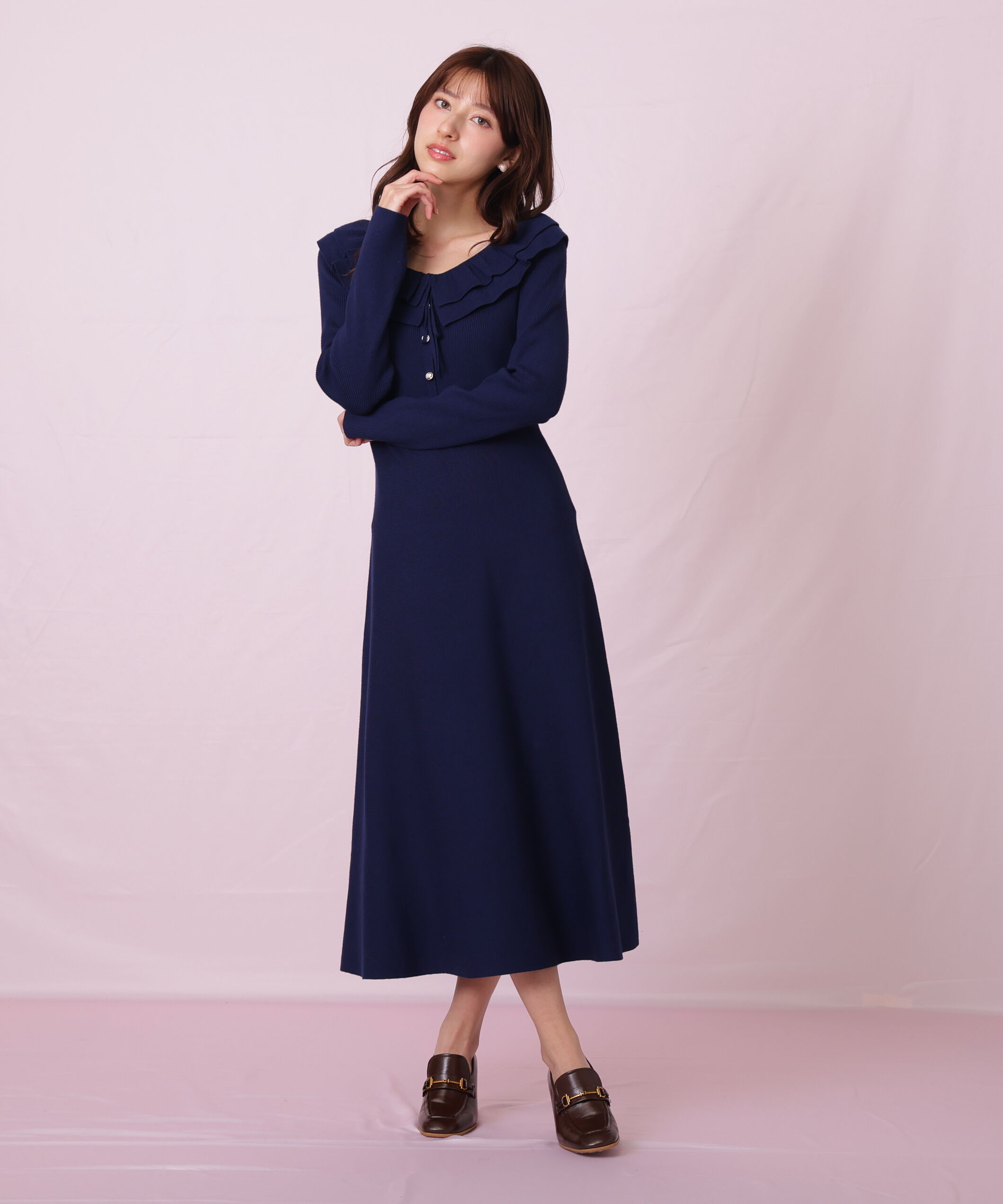  「フリル襟バイカラーニットワンピース」|ワンピース|