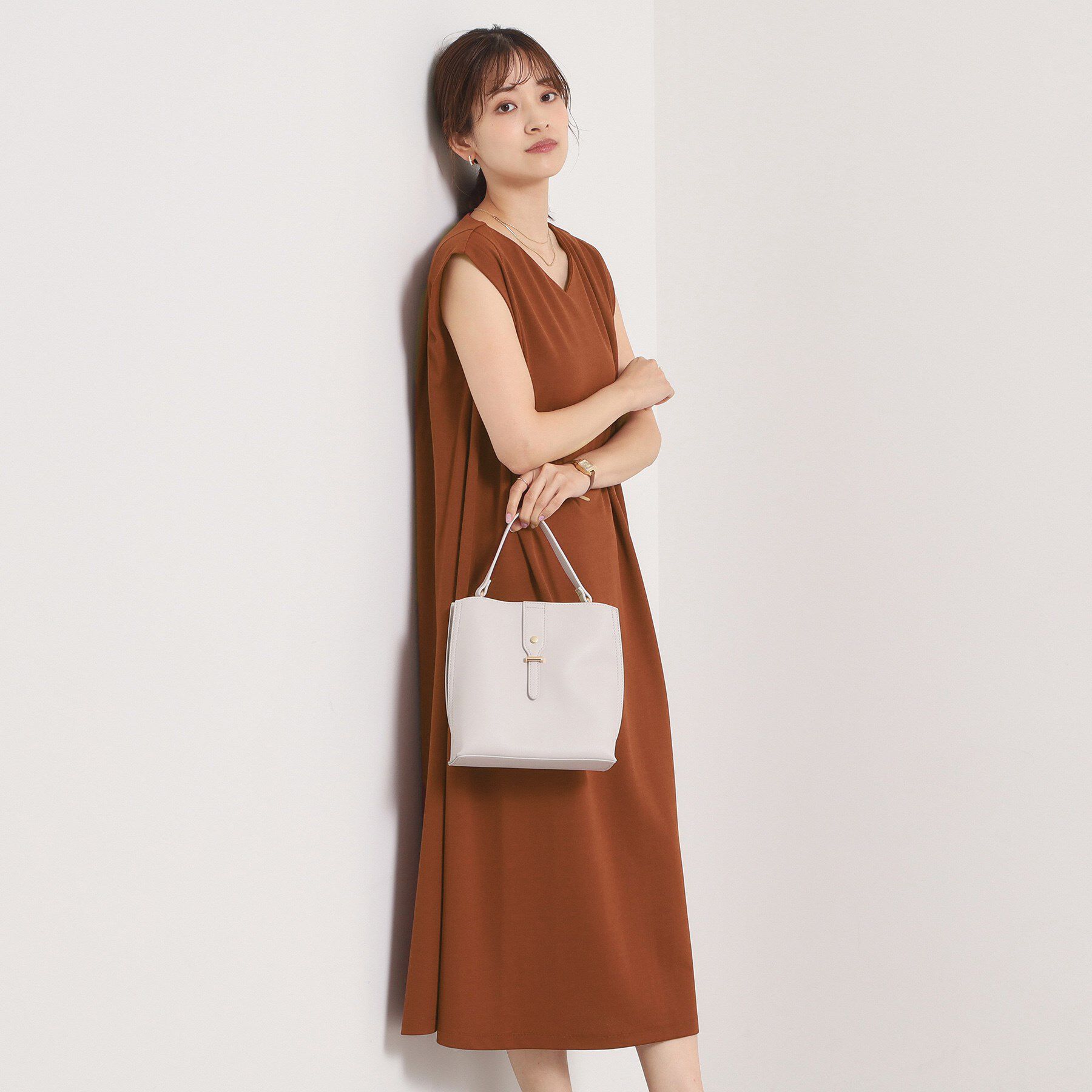 ITS&rsquo;DEMO「【冷感／吸水速乾／透け防止／洗濯機OK】カットジョーゼットタックワンピース」|ワンピース|ブラウン(043)