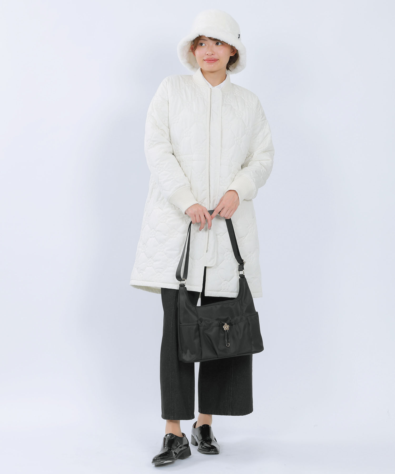 MARY QUANT「デイジードロストポケット ショルダー」|ショルダー・メッセンジャー|