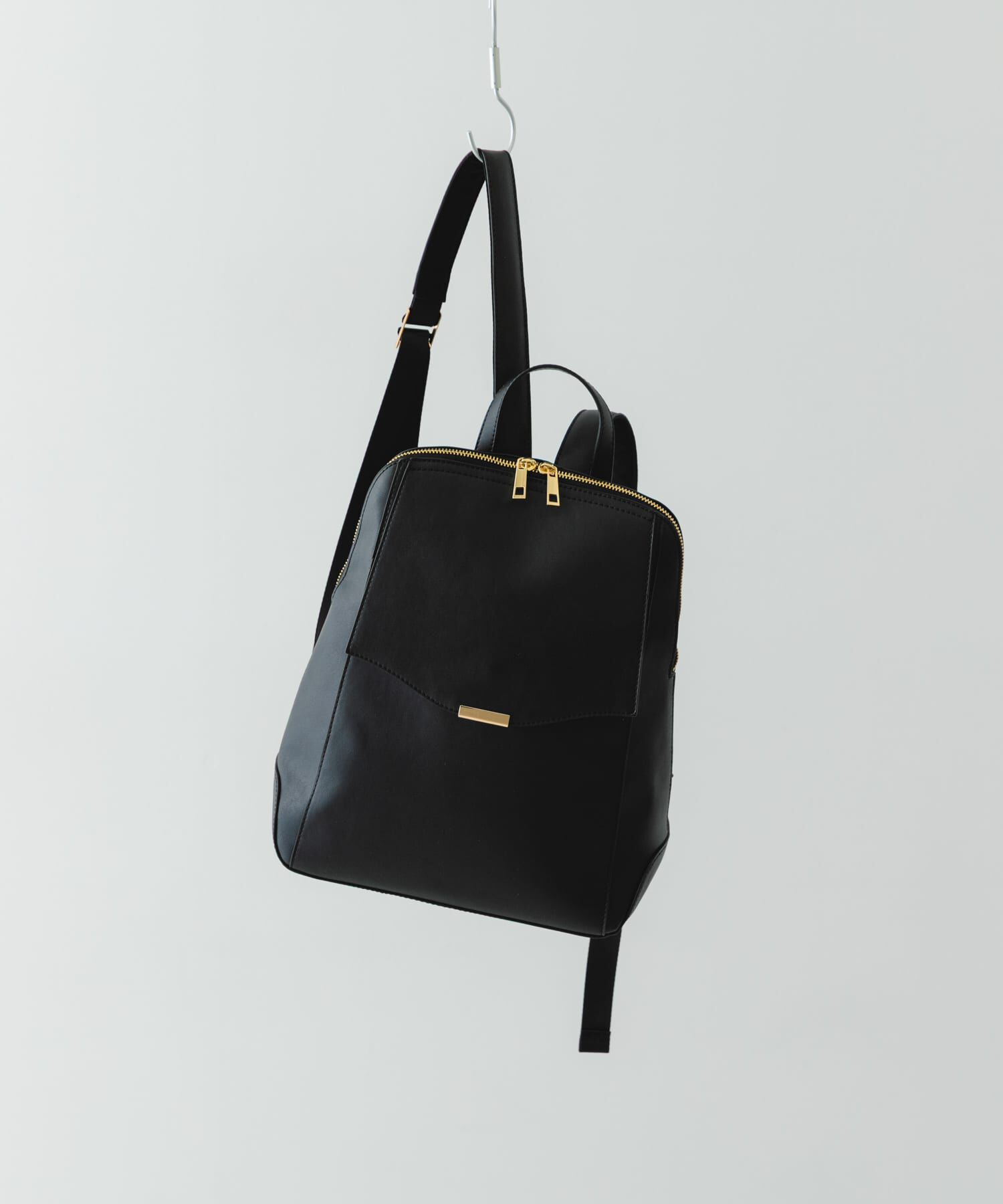 RODE SKO「メタルフラップA4リュック」|その他|ブラック