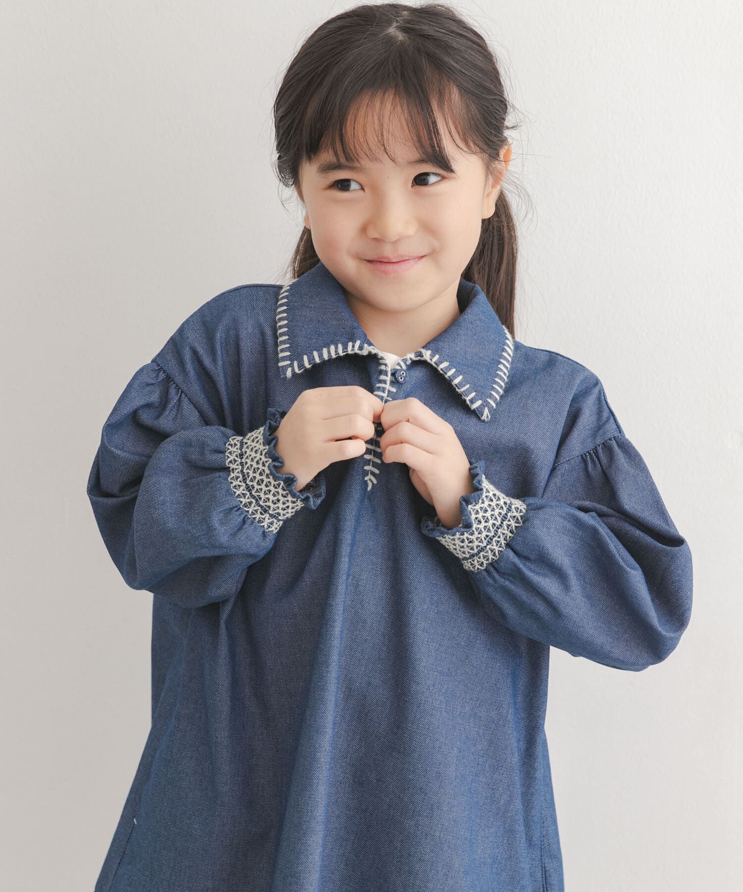 URBAN RESEARCH DOORS「『150サイズあり』デニム刺繍ワンピース(KIDS)」|ワンピース|