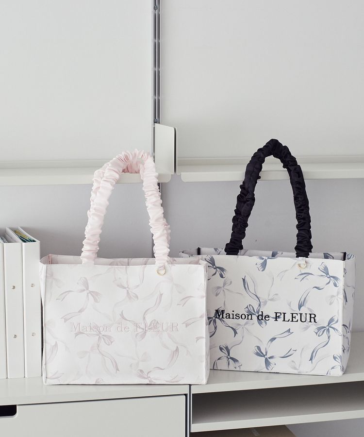 Maison de FLEUR「リボン柄ギャザーハンドルスクエアトート」|トートバッグ|