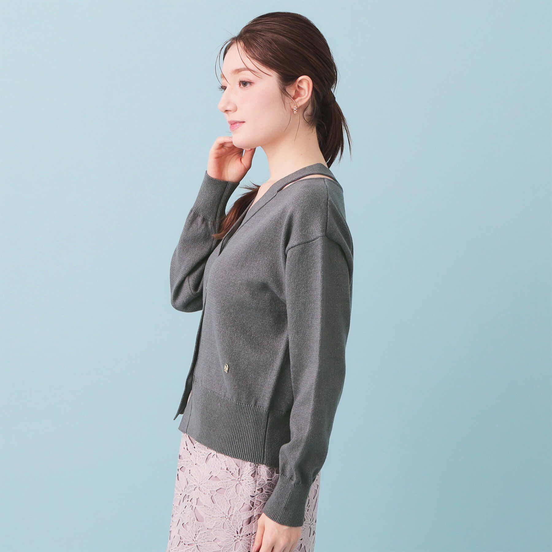 index「ラメリリースリットVネックカーディガン【洗濯機OK】」|カーディガン|