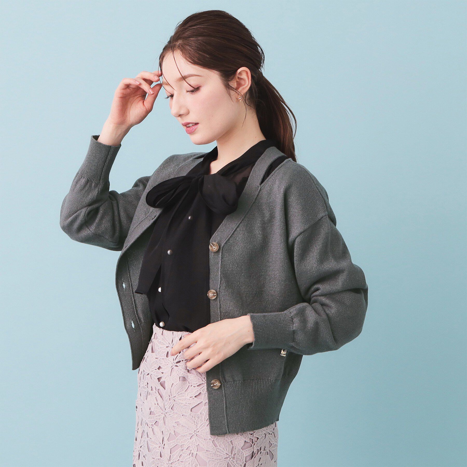 index「ラメリリースリットVネックカーディガン【洗濯機OK】」|カーディガン|