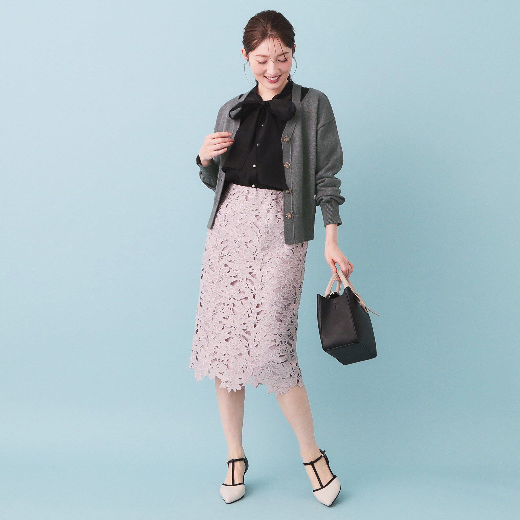 index「ラメリリースリットVネックカーディガン【洗濯機OK】」|カーディガン|