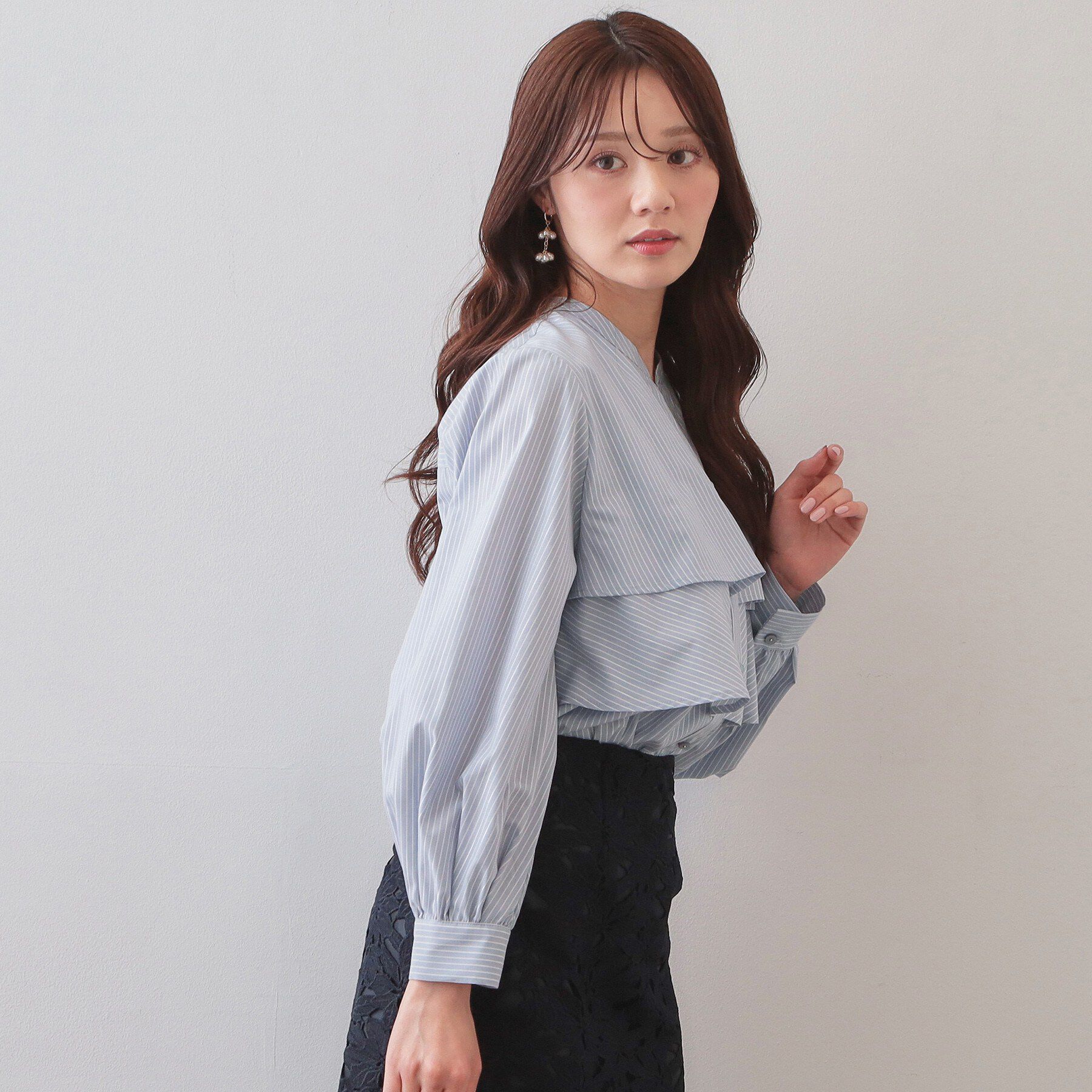 index「フリルキーネックシャツ【洗濯機OK/イージーアイロン/防シワ】《XS-LL/7col》」|シャツ・ブラウス|