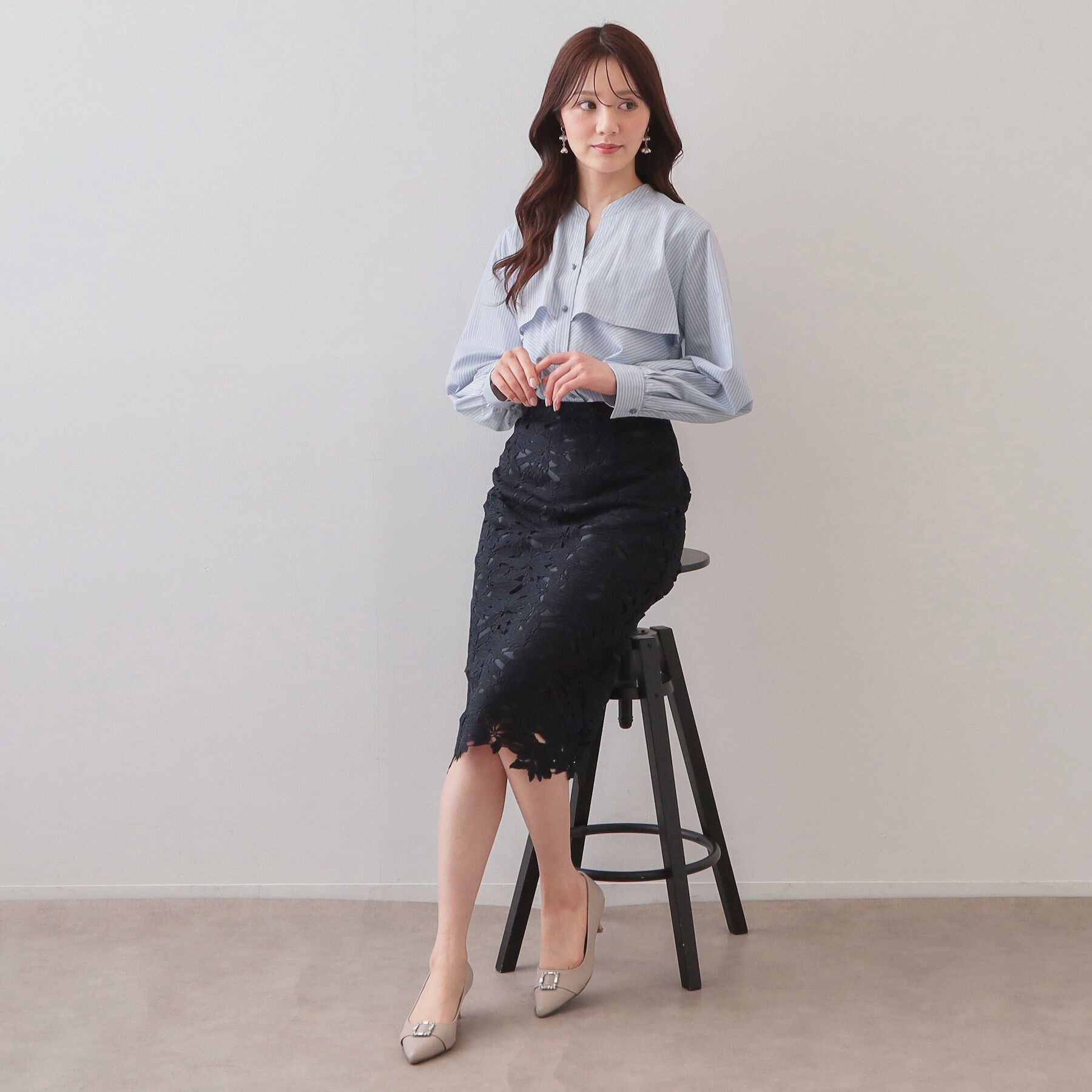 index「フリルキーネックシャツ【洗濯機OK/イージーアイロン/防シワ】《XS-LL/7col》」|シャツ・ブラウス|