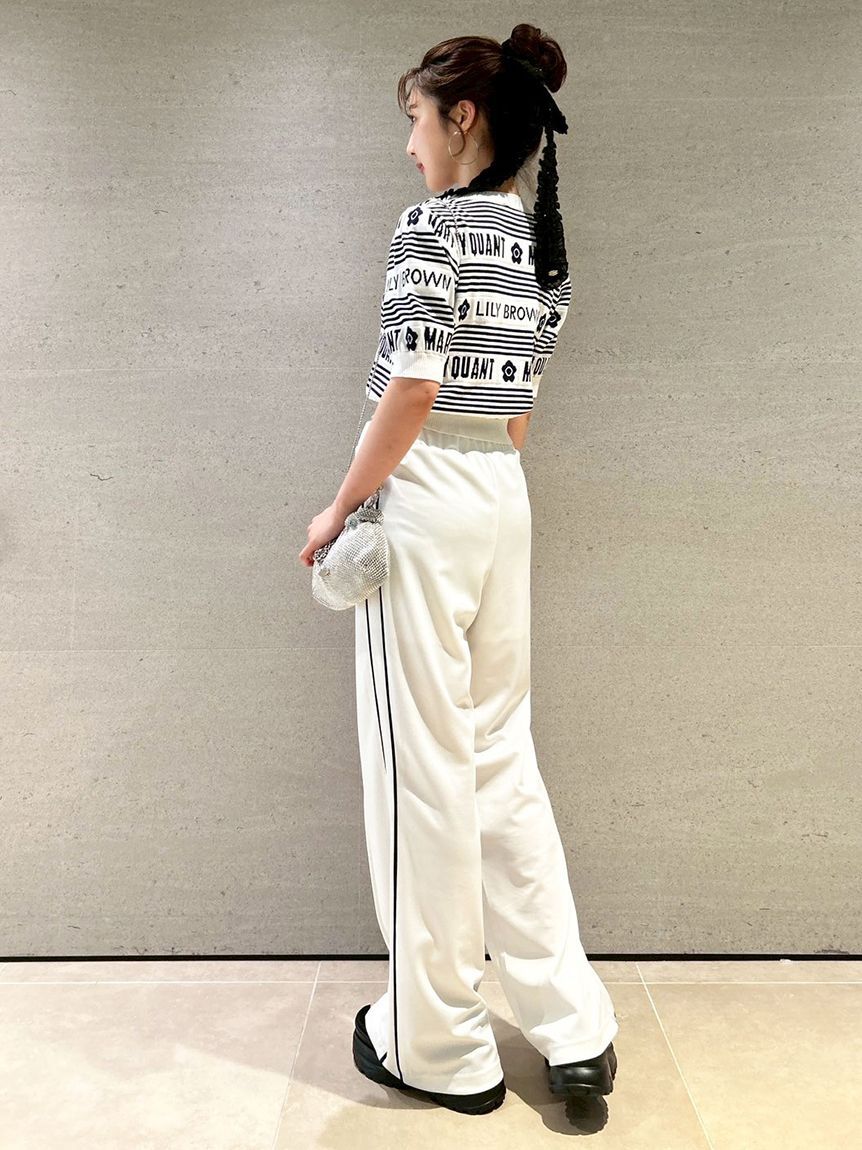 LILY BROWN「【LILY BROWN&times;MARY QUANT】デイジー刺繍セミフレアトラックパンツ」|チノ|