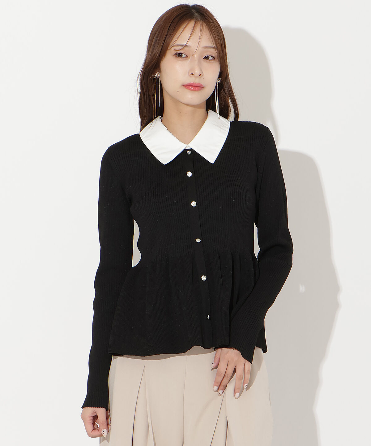 アンドクチュール「シャツ襟付きペプラムニットプルオーバー」|ニット・セーター|