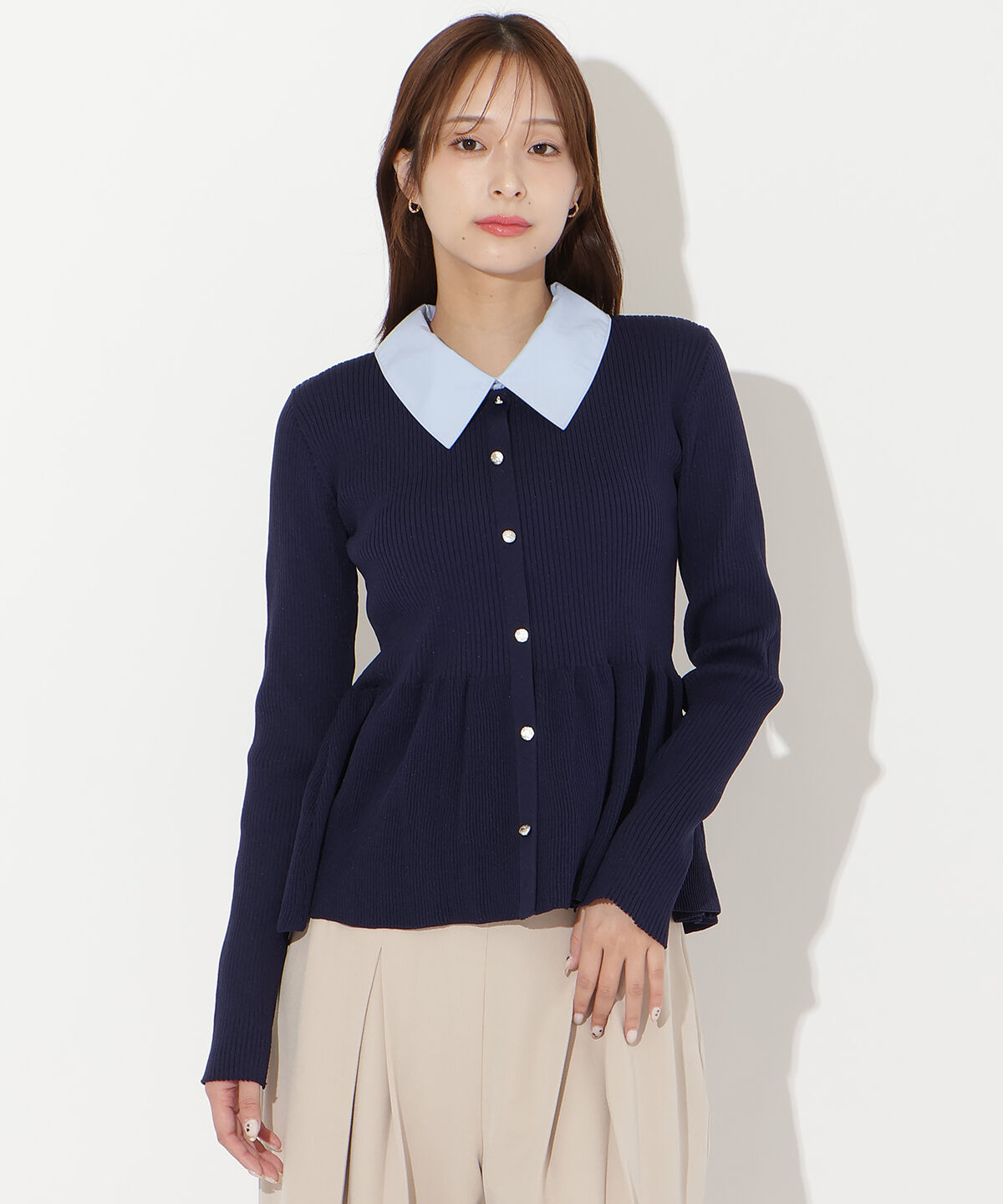 アンドクチュール「シャツ襟付きペプラムニットプルオーバー」|ニット・セーター|ネイビー