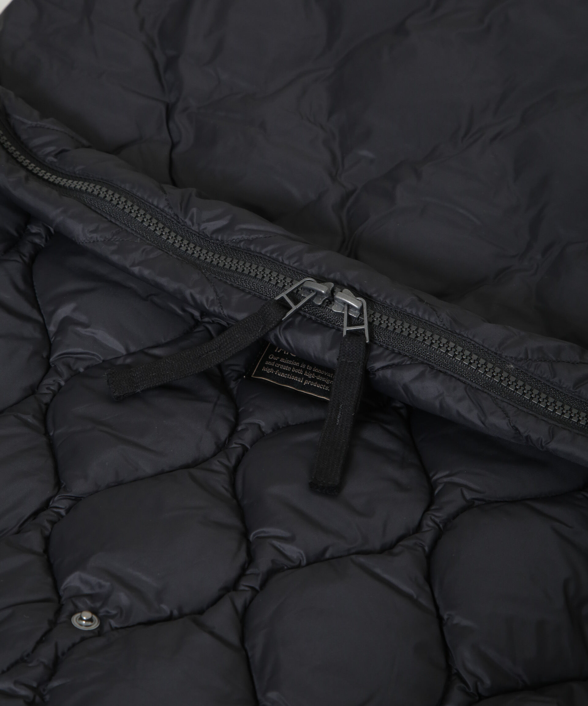 nano･universe「TAION/MILITARY MESSENGER DOWN BAG-L」|ショルダー・メッセンジャー|