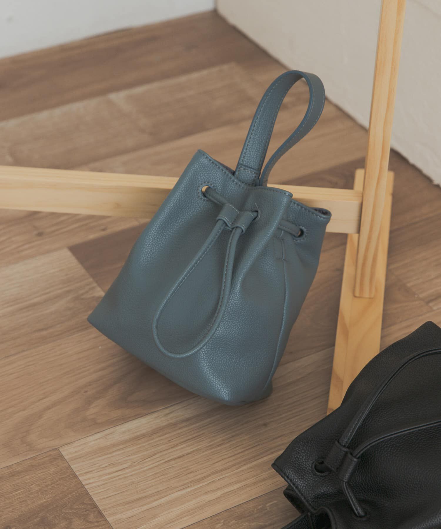 URBAN RESEARCH DOORS「2WAYシボ巾着ショルダーバッグ」|ショルダー・メッセンジャー|ブルー