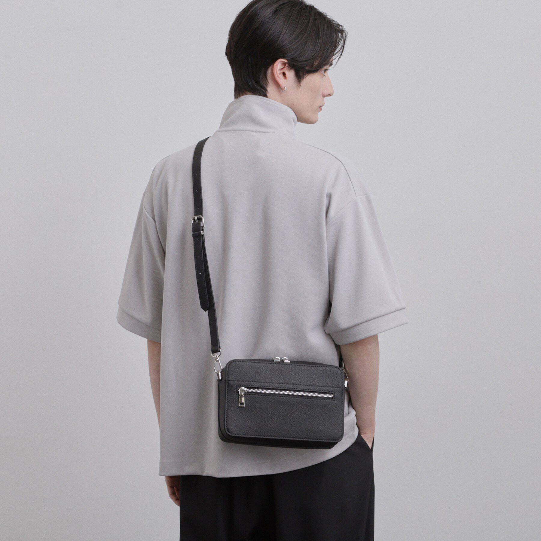 tk.TAKEO KIKUCHI「バイカラーワイドショルダーバッグ」|ショルダー・メッセンジャー|ブラック(119)