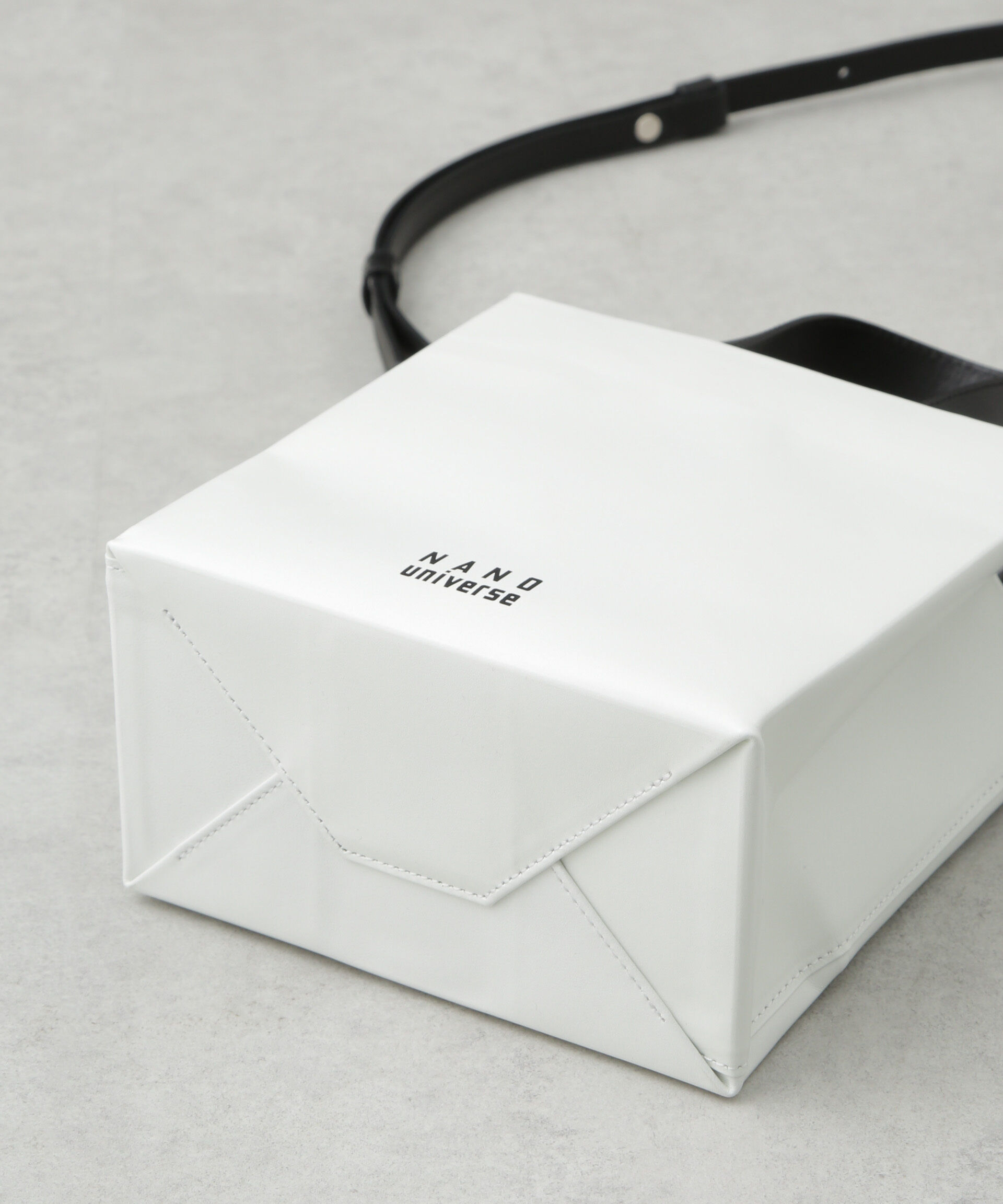 nano･universe「UNKNOWN PRODUCTS/別注 Leather Paper Bag Small」|ショルダー・メッセンジャー|