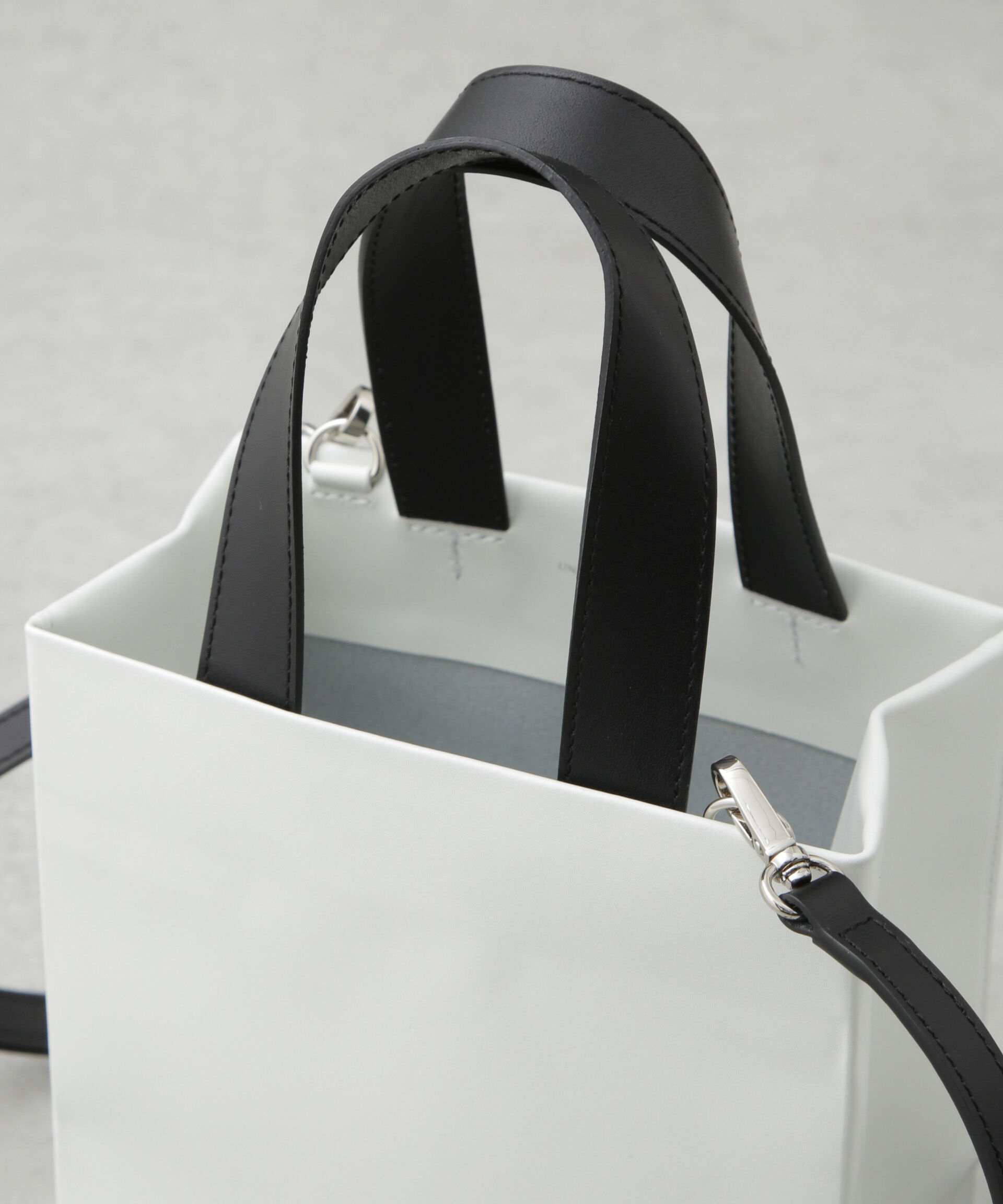 nano･universe「UNKNOWN PRODUCTS/別注 Leather Paper Bag Small」|ショルダー・メッセンジャー|