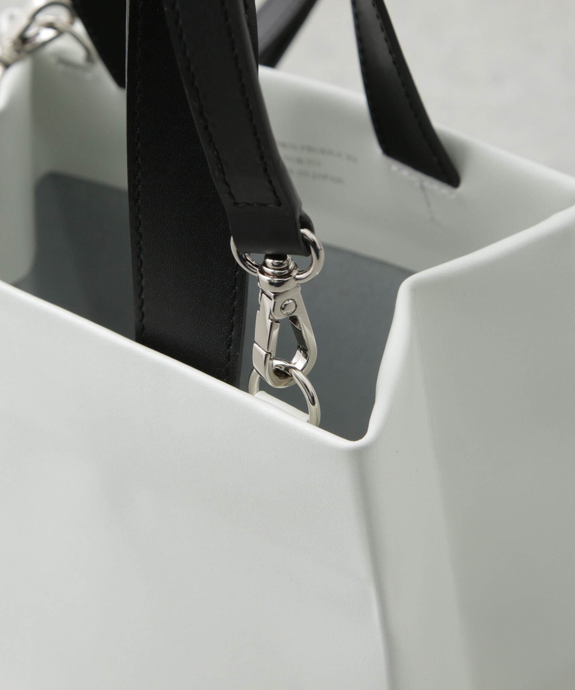 nano･universe「UNKNOWN PRODUCTS/別注 Leather Paper Bag Small」|ショルダー・メッセンジャー|