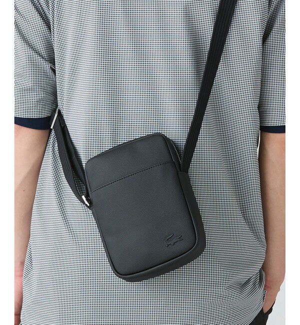 LACOSTE「メンズクラシック バーティカルカメラバッグ」|ショルダー・メッセンジャー|