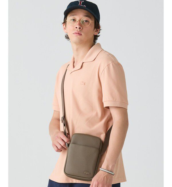 LACOSTE「メンズクラシック バーティカルカメラバッグ」|ショルダー・メッセンジャー|