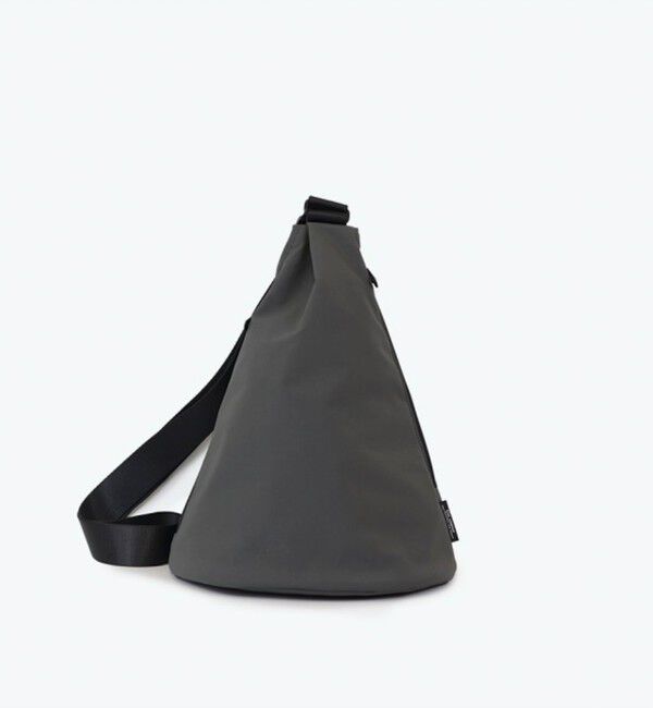 GLOSTER「【Un coeur/アンクール】Triangle Shoulder トライアングル型ショルダー」|ショルダー・メッセンジャー|チャコールグレー